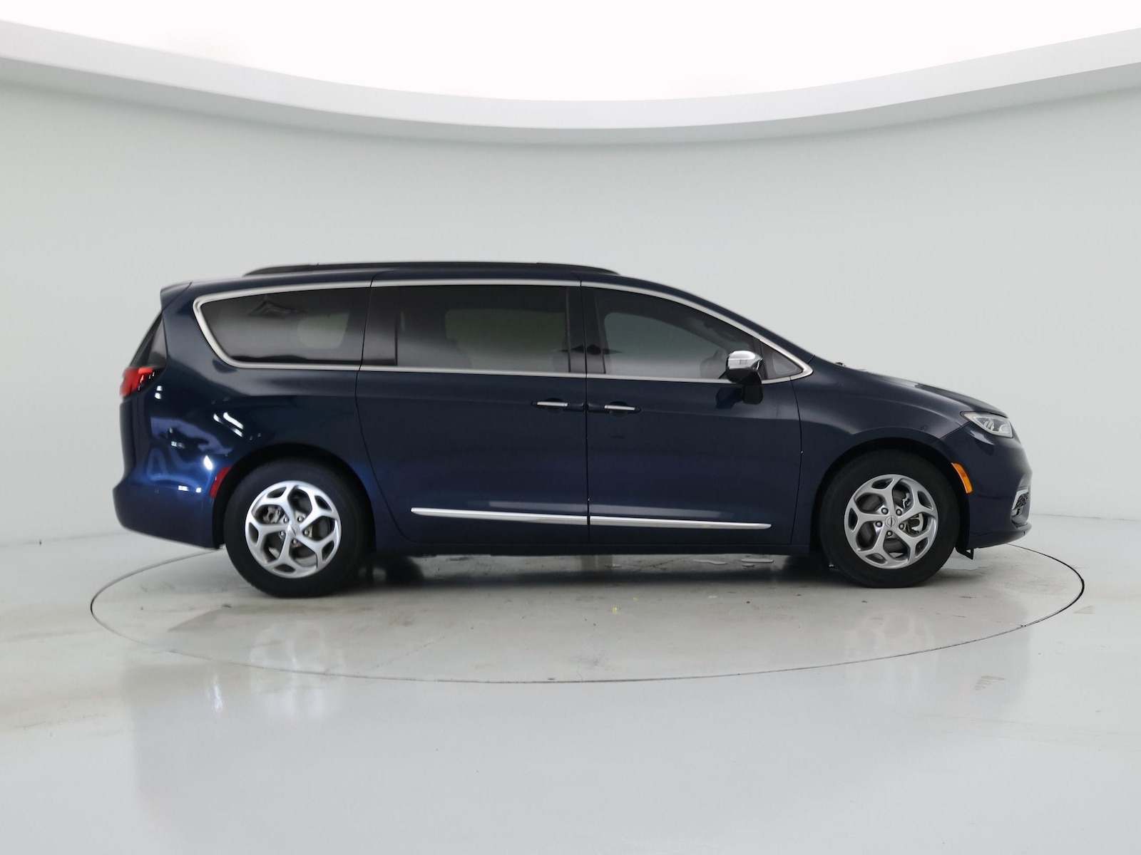 2023 Chrysler Pacifica Limited - Photo 8