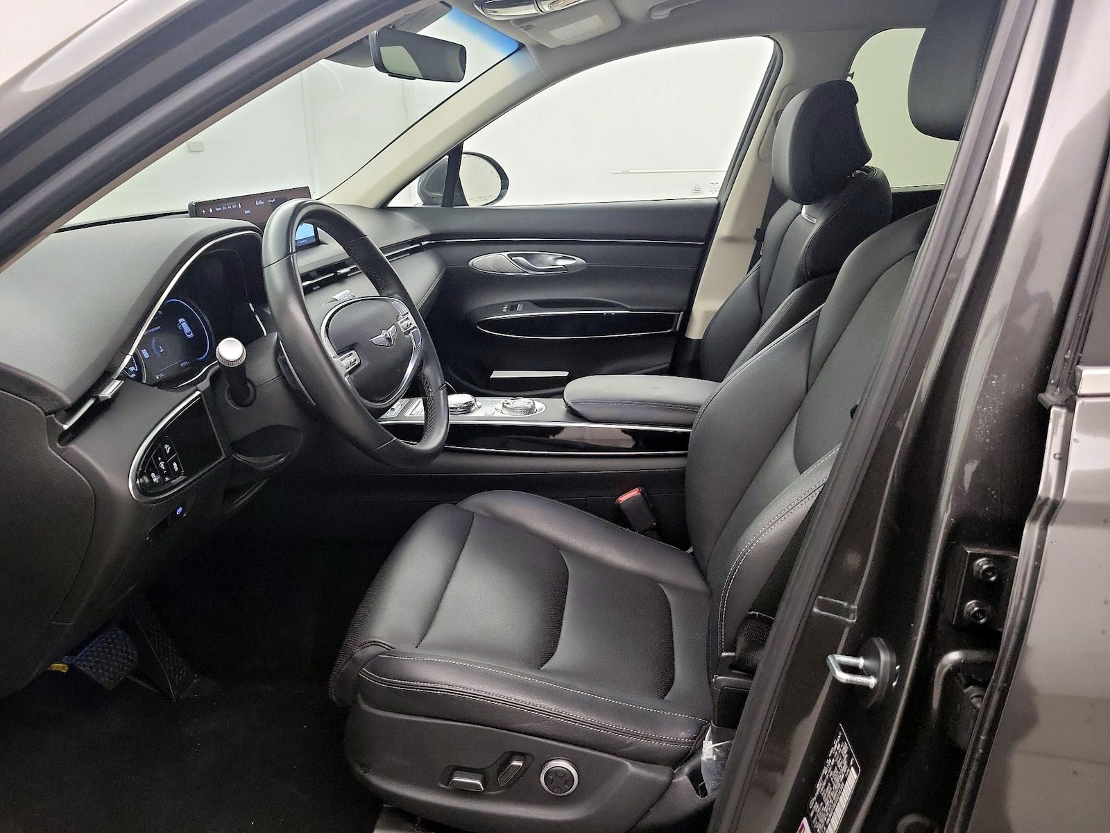 2025 GENESIS GV70 Standard - Photo 12