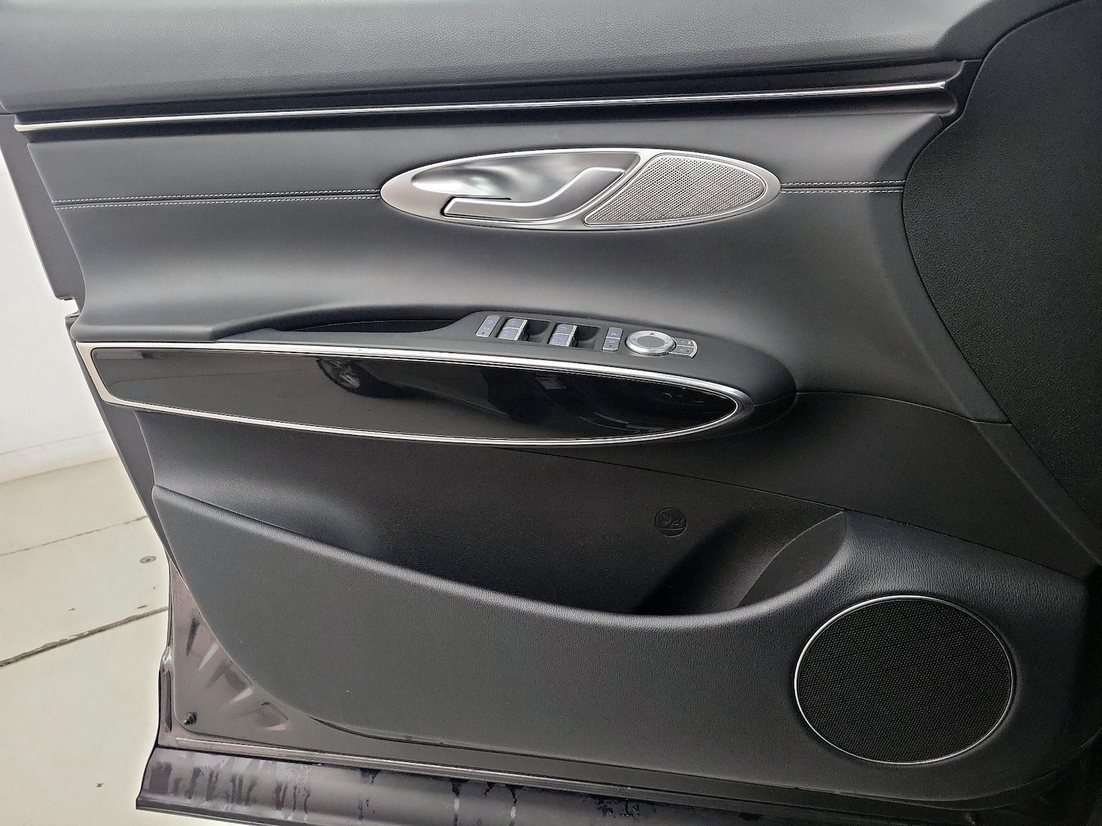 2025 GENESIS GV70 Standard - Photo 13