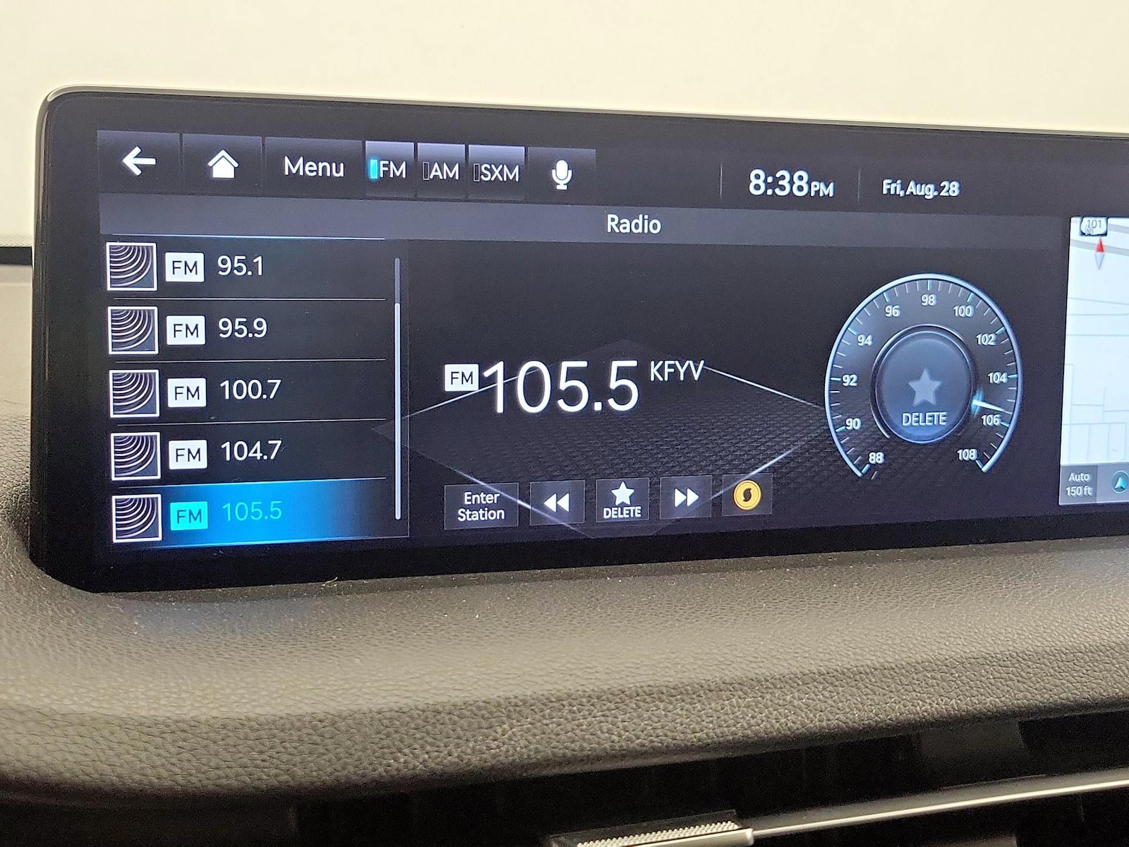 2025 GENESIS GV70 Standard - Photo 17