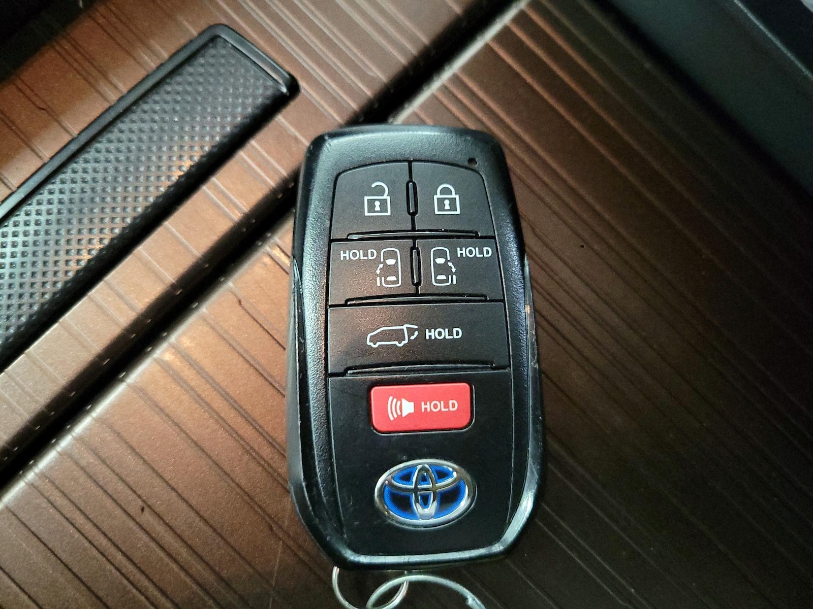 2022 Toyota Sienna XLE - Photo 24