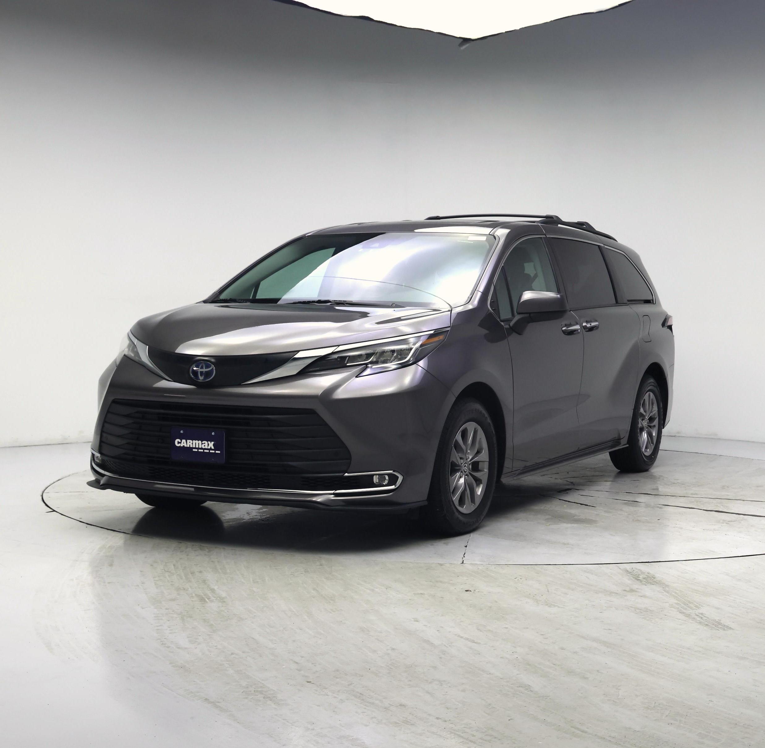 Thumbnail: 2022 Toyota Sienna - 4