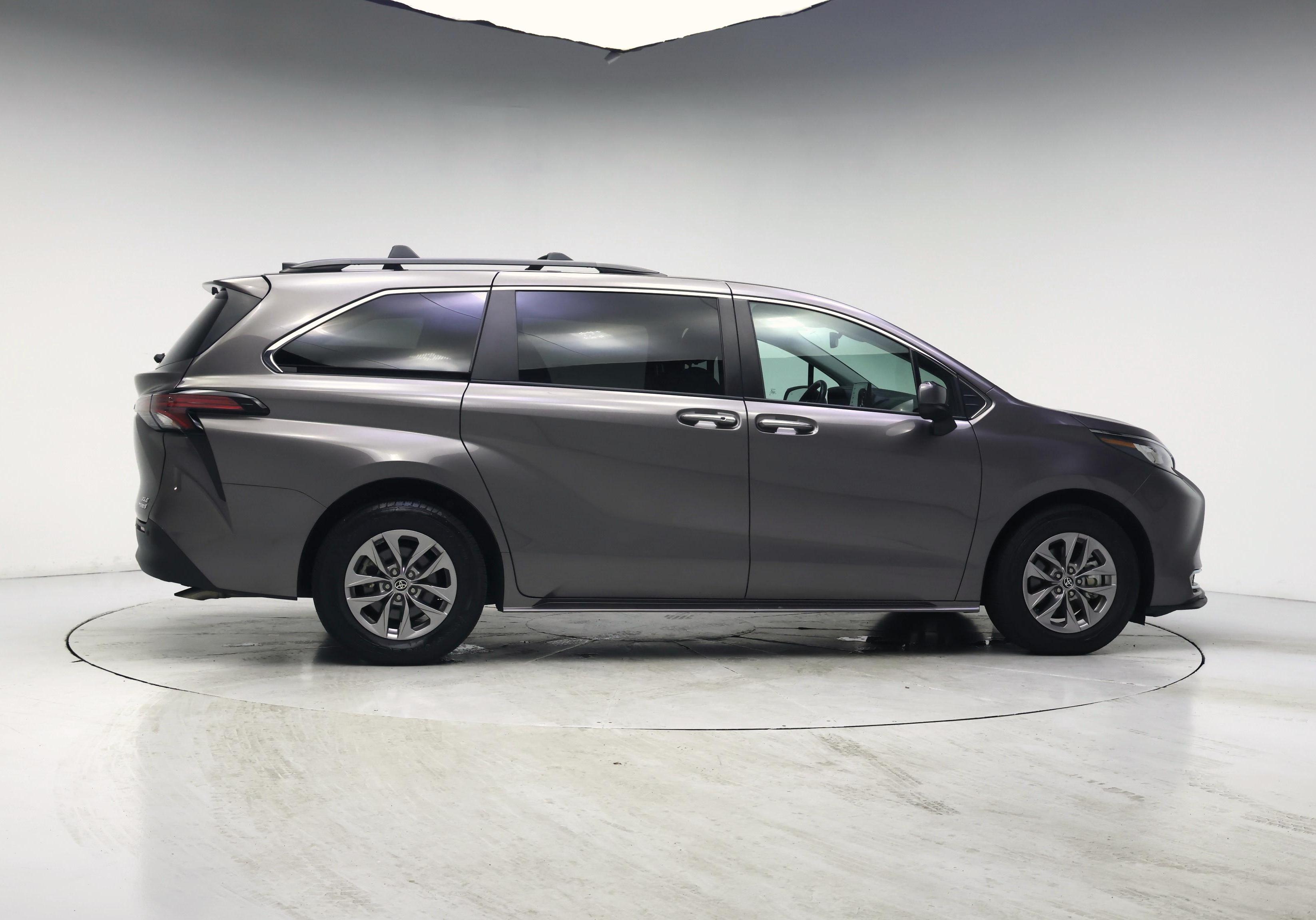 Thumbnail: 2022 Toyota Sienna - 7