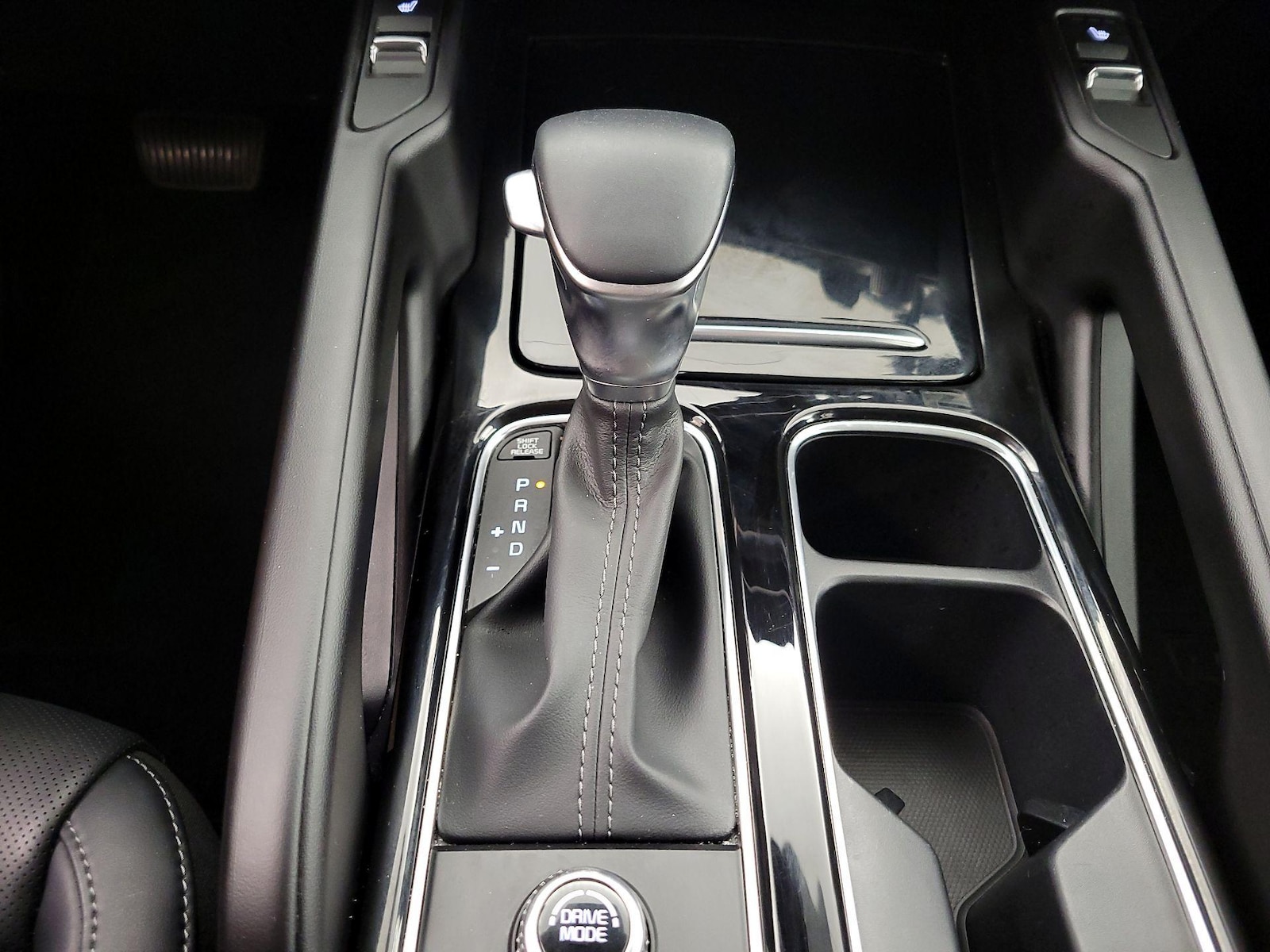2025 Kia Telluride S - Photo 18