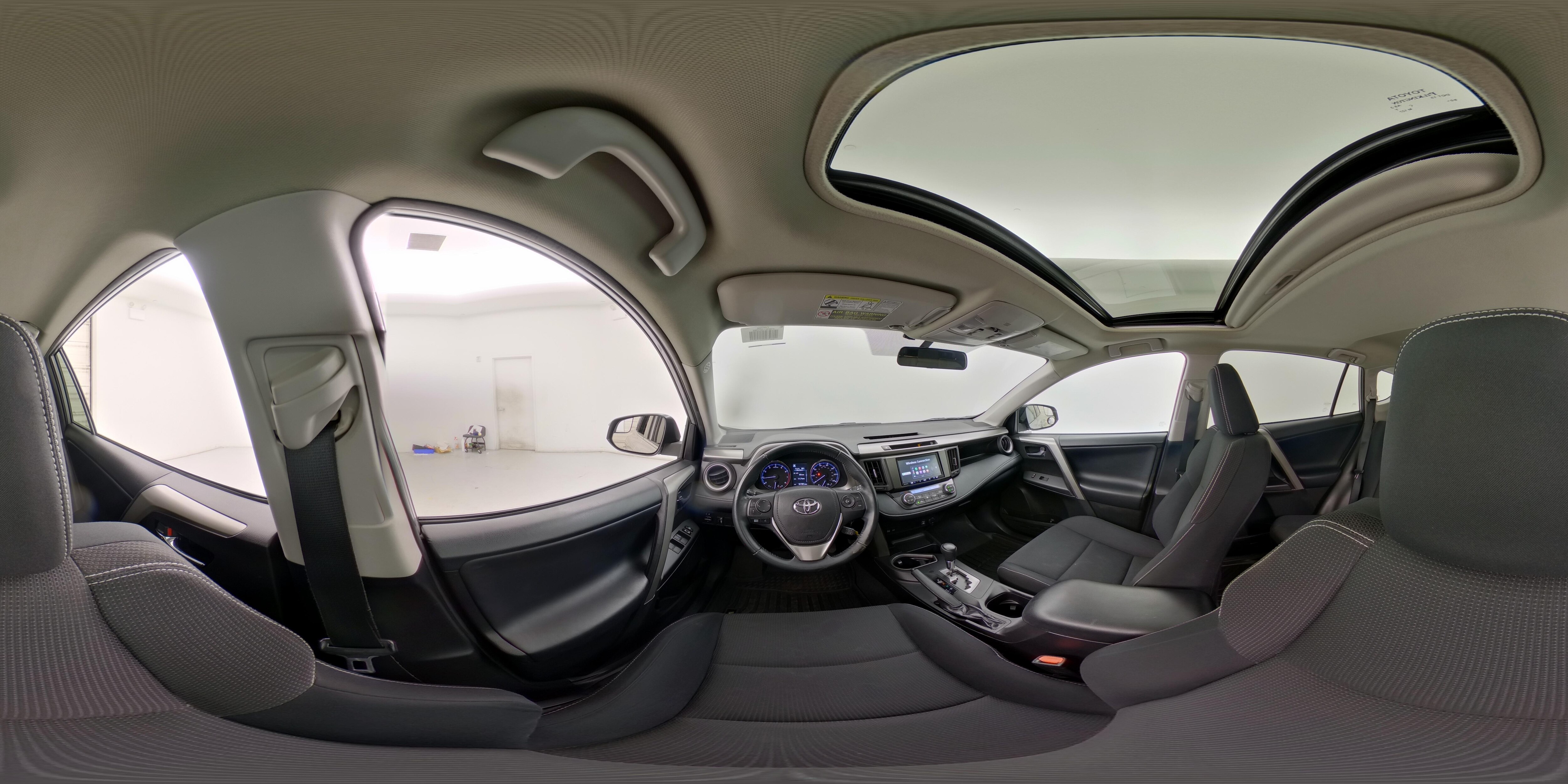 2016 Toyota RAV4 XLE - Photo 18