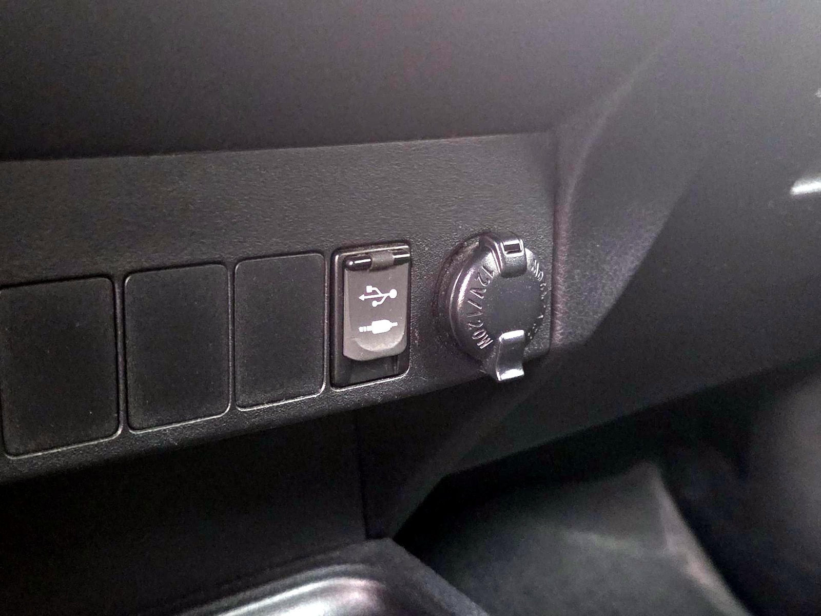 2016 Toyota RAV4 XLE - Photo 10
