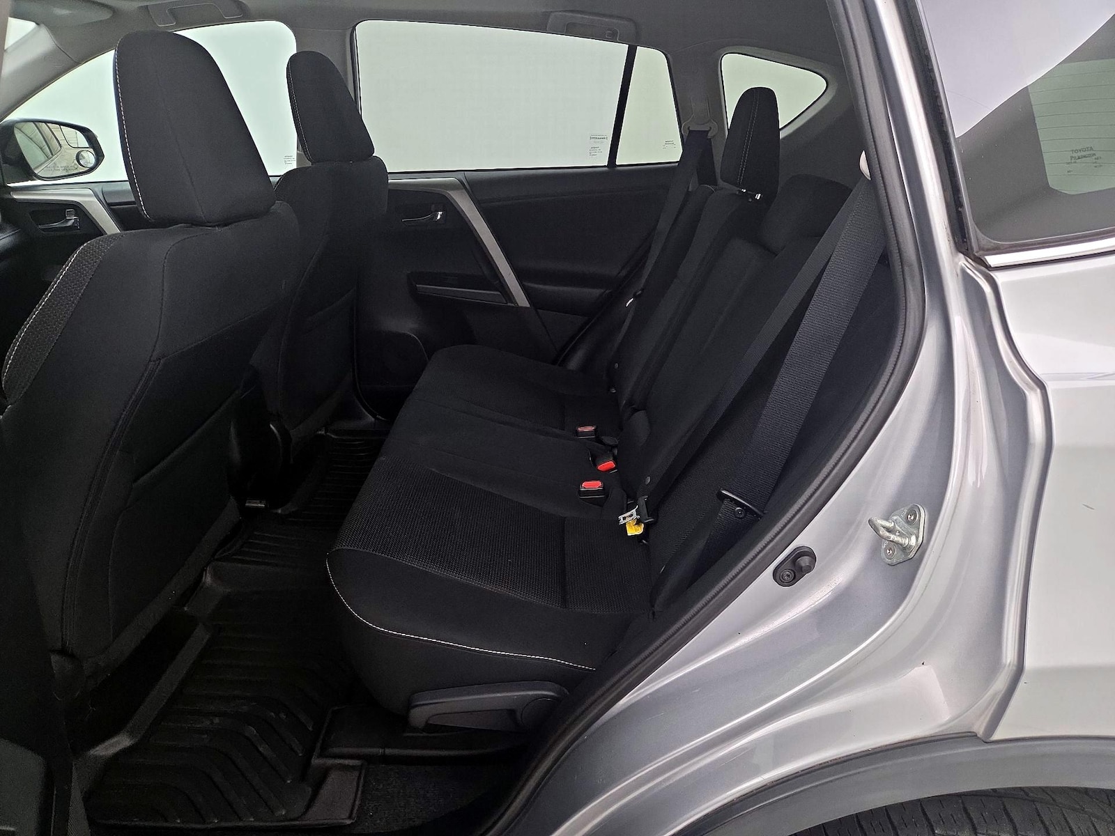 2016 Toyota RAV4 XLE - Photo 12