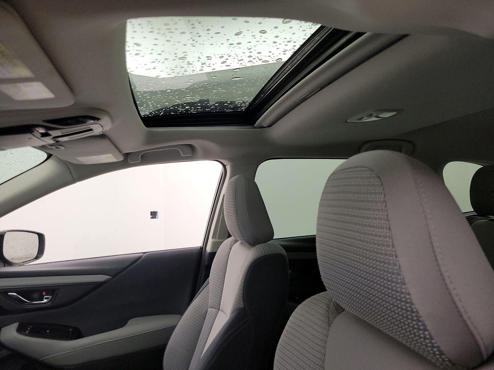 Sunroof(s) & Overhead Airbags
