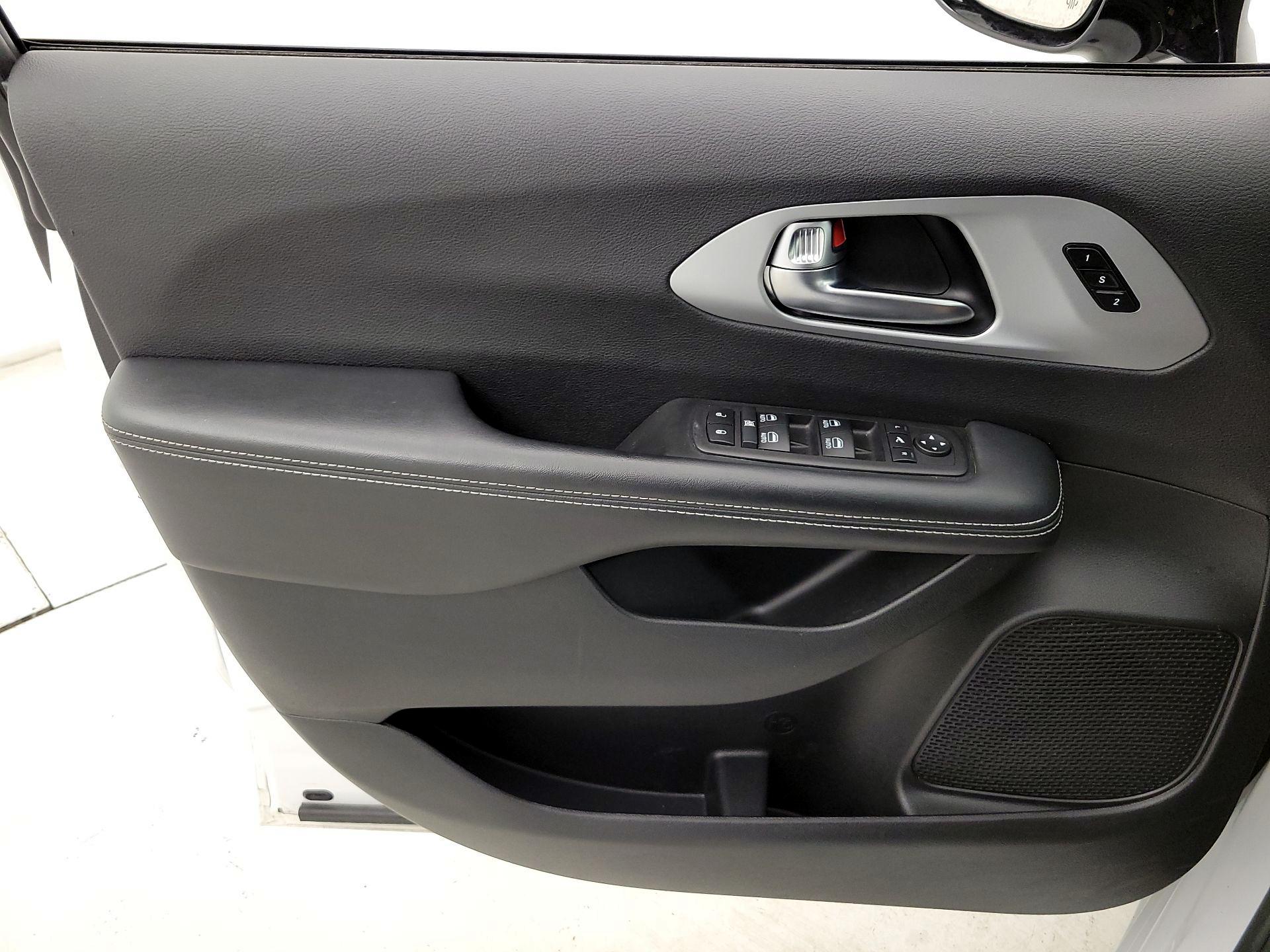 Thumbnail: 2025 Chrysler Pacifica - 12