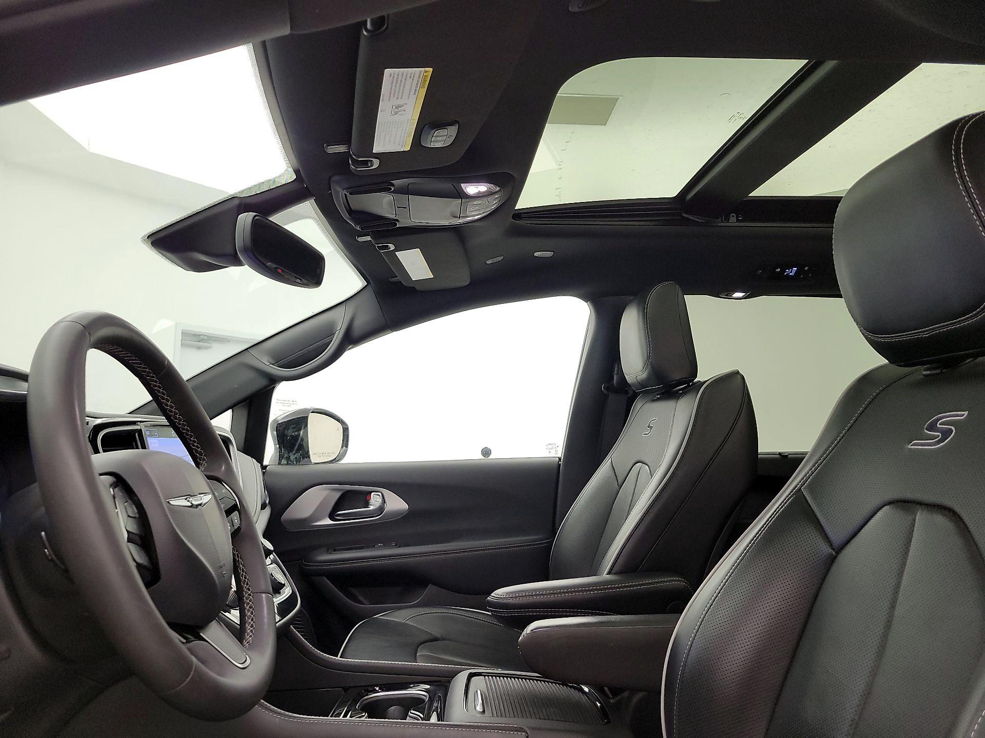 Thumbnail: 2025 Chrysler Pacifica - 20