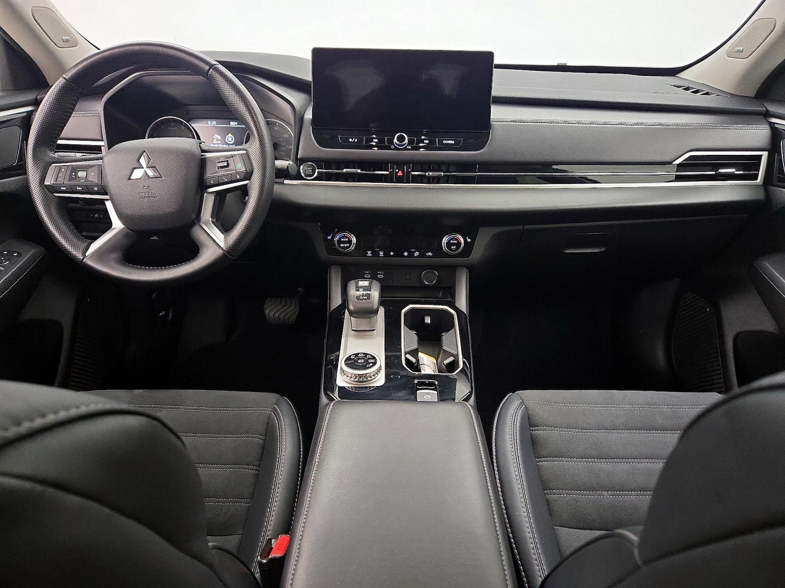 2025 Mitsubishi Outlander SE - Photo 10