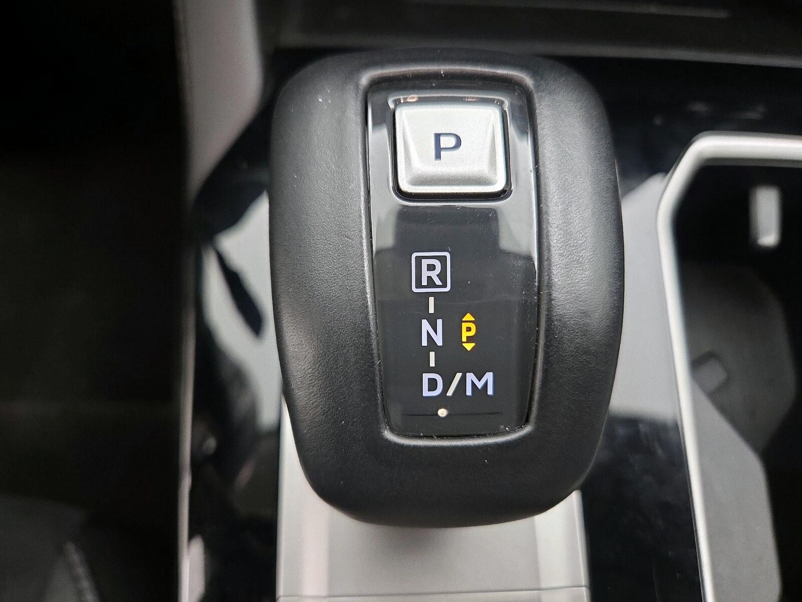 2025 Mitsubishi Outlander SE - Photo 19