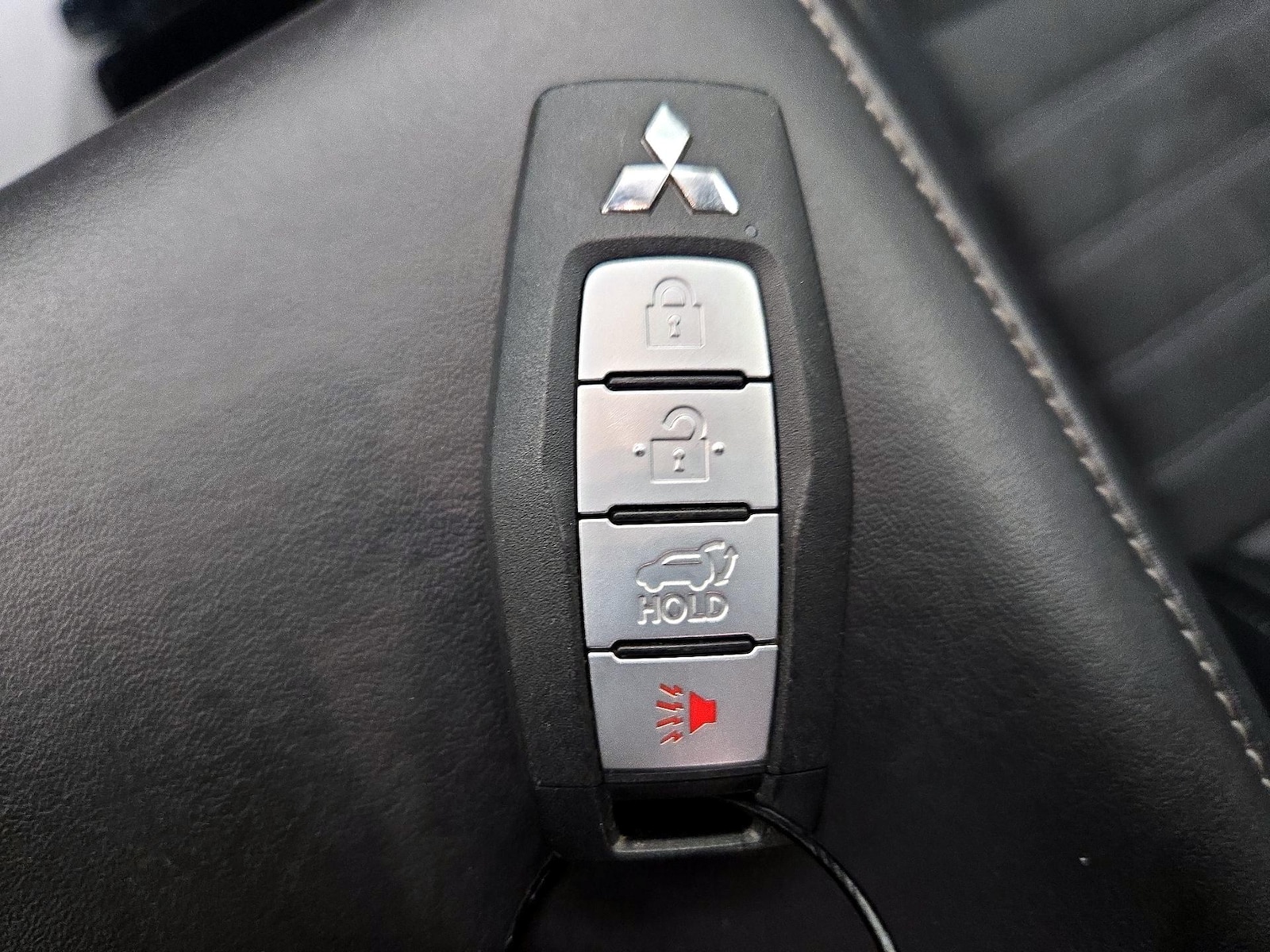 2025 Mitsubishi Outlander SE - Photo 24