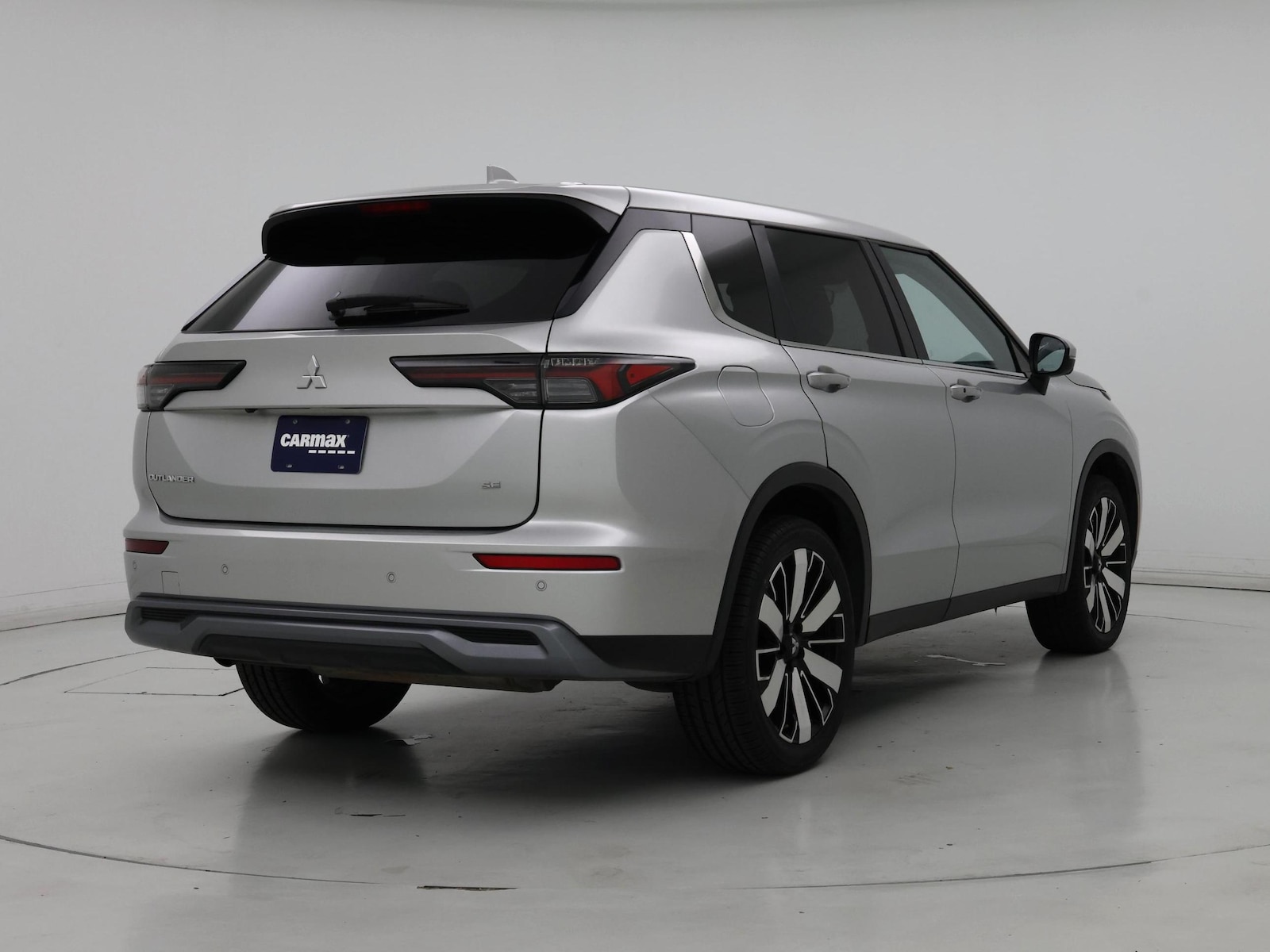 2025 Mitsubishi Outlander SE - Photo 9