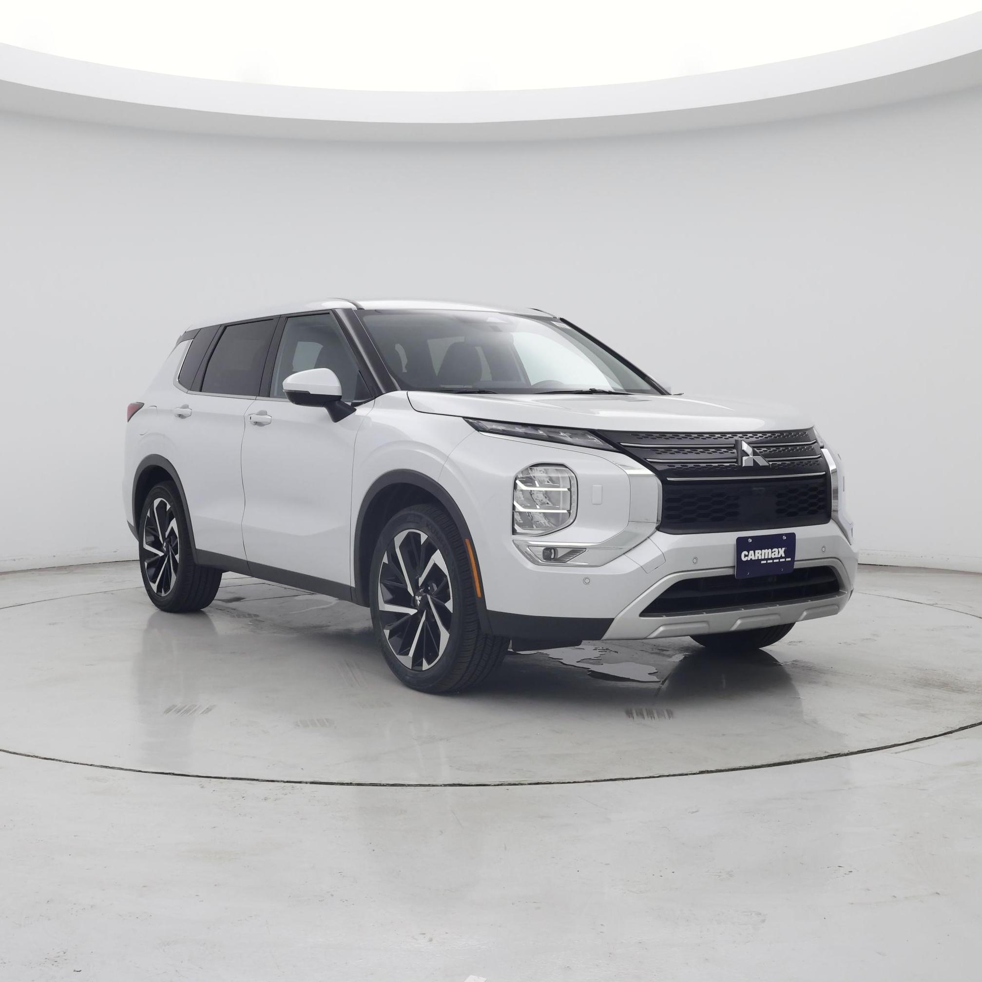 Gray 2024 Mitsubishi Outlander SUV / Crossover All-Wheel Drive Automatic