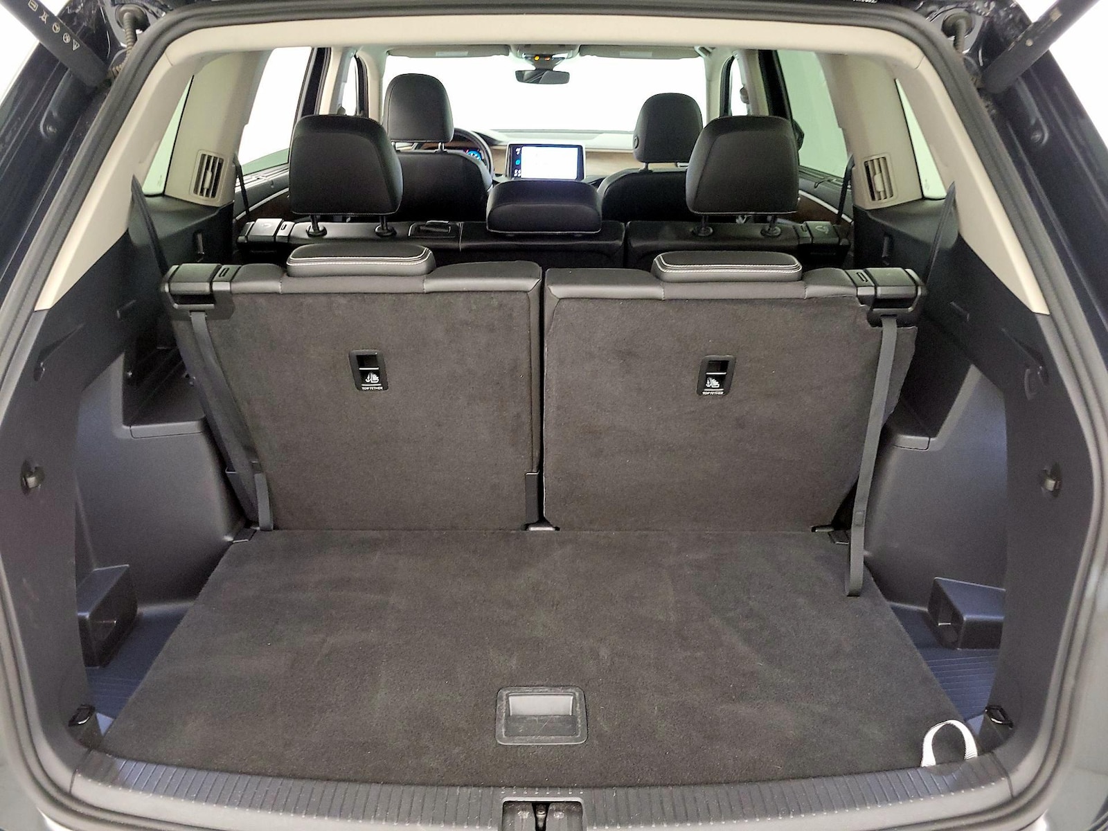 2025 Volkswagen Atlas SE w/Tech - Photo 22