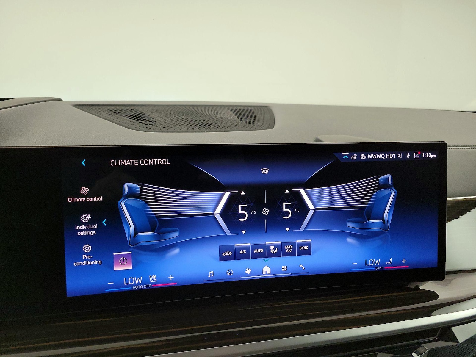 2025 BMW X7 40i - Photo 17