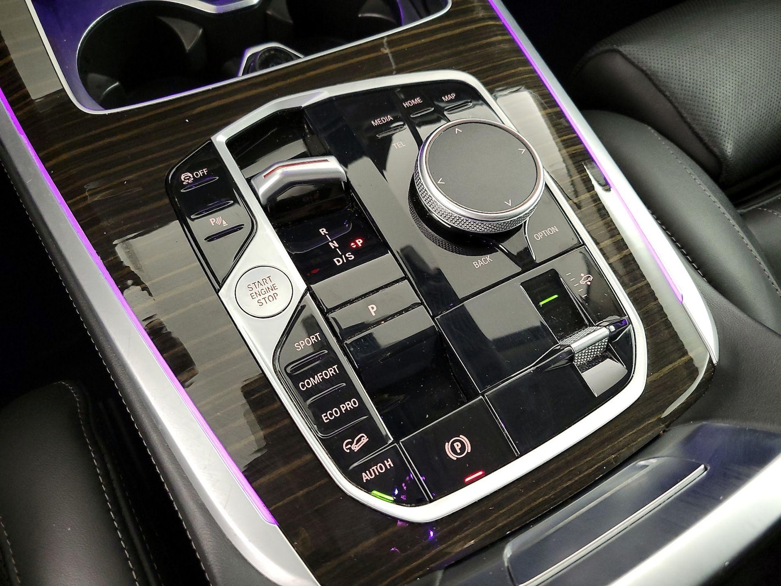 2025 BMW X7 40i - Photo 18
