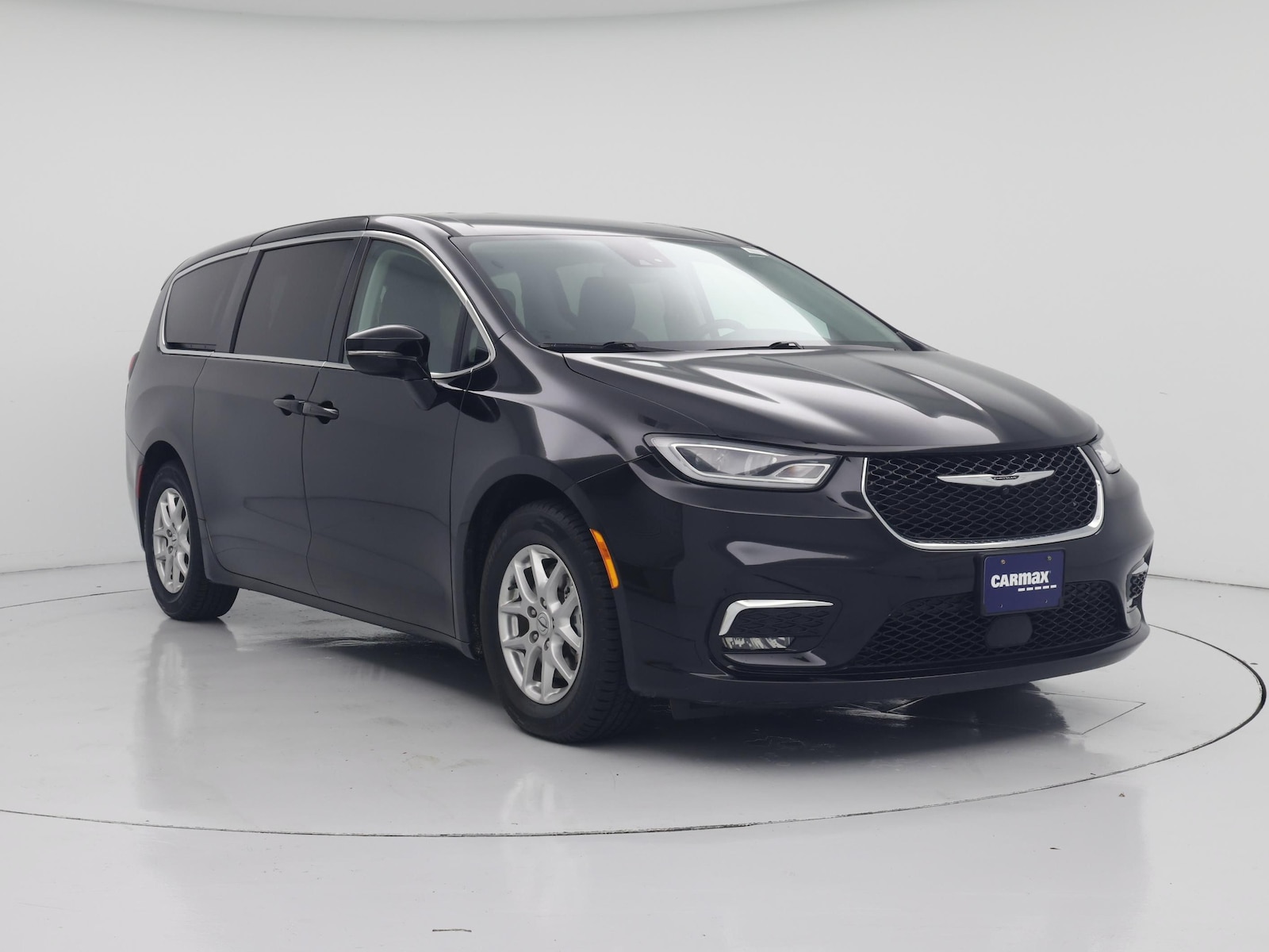 2024 Chrysler Pacifica Touring L - Photo 2