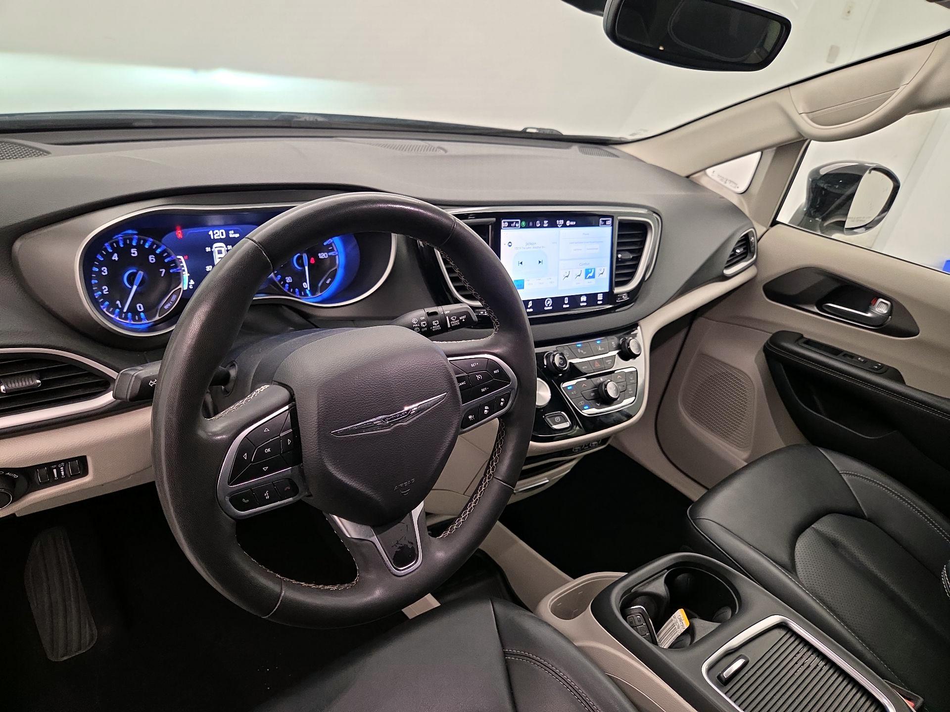 Thumbnail: 2024 Chrysler Pacifica - 9