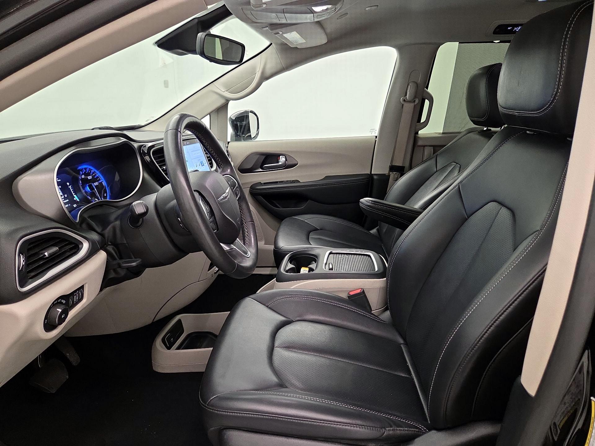 Thumbnail: 2024 Chrysler Pacifica - 11