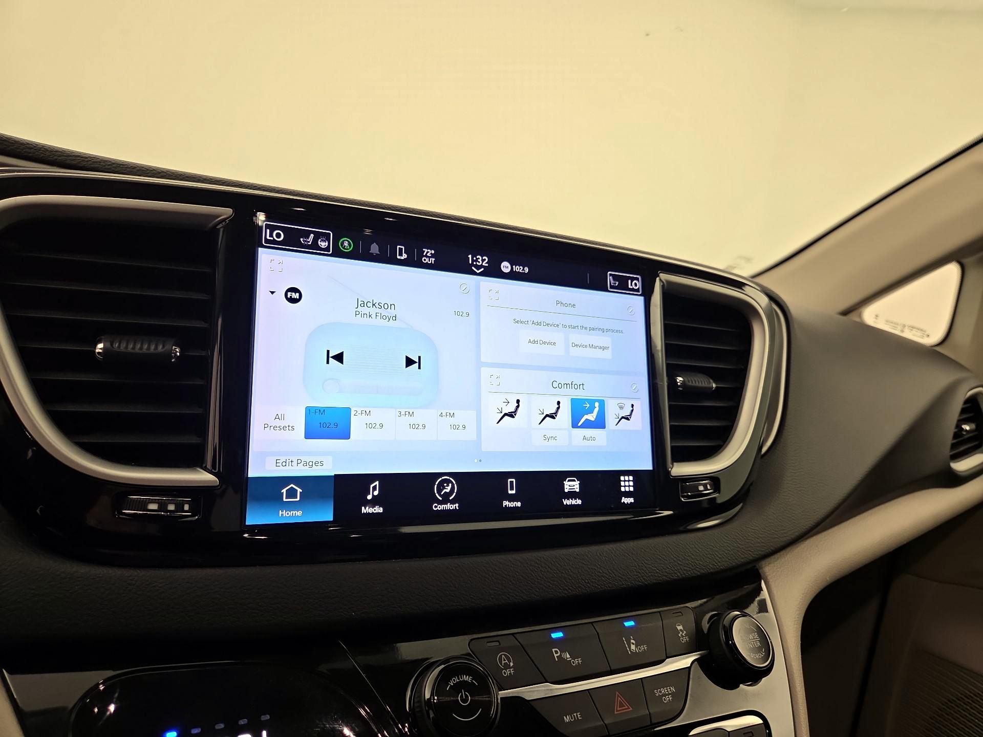 Thumbnail: 2024 Chrysler Pacifica - 16