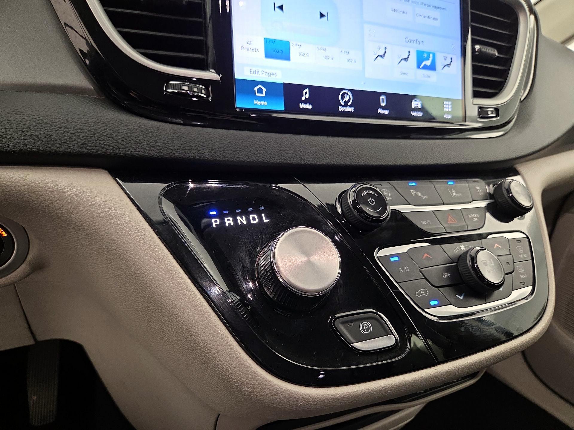 Thumbnail: 2024 Chrysler Pacifica - 17