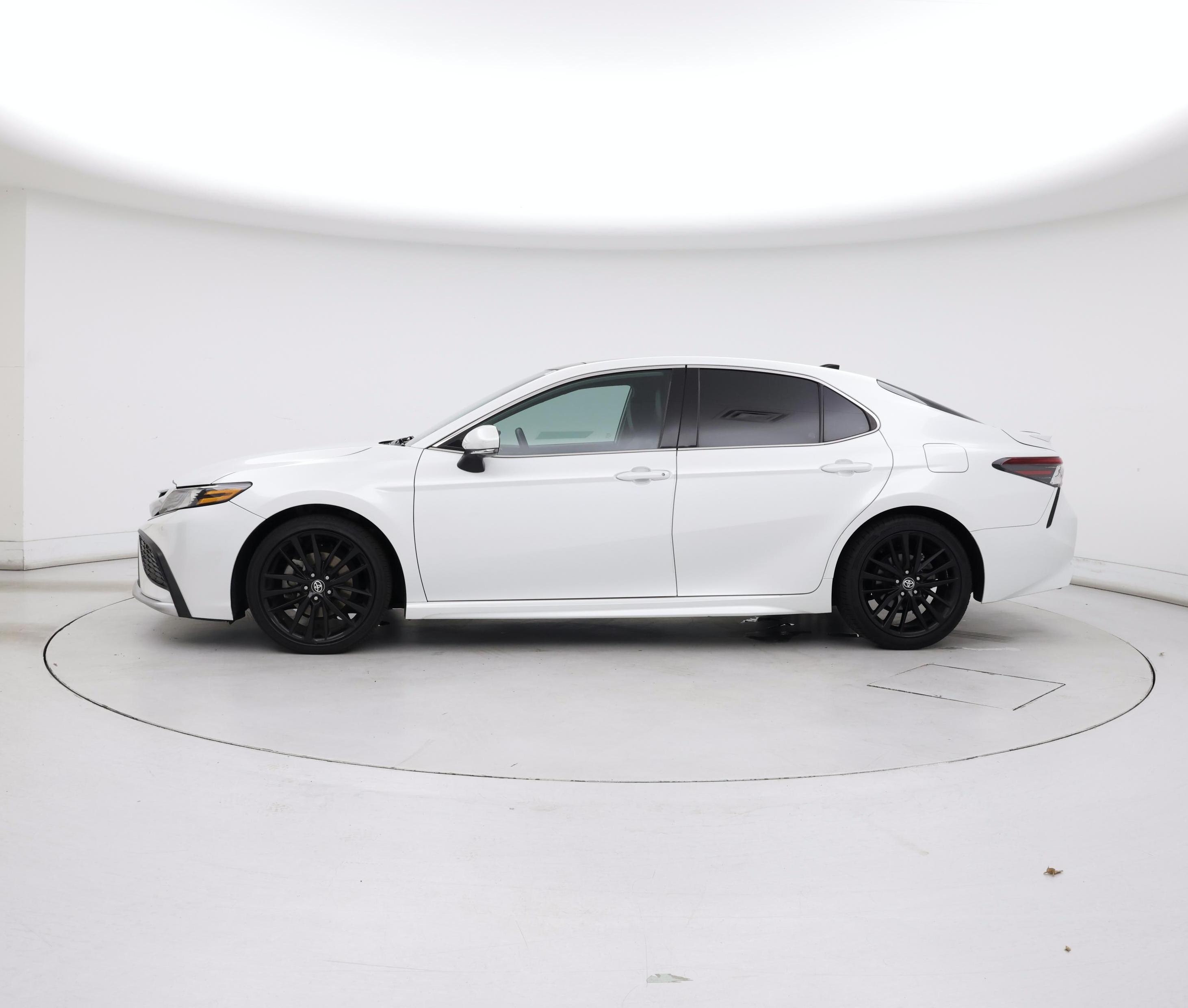Thumbnail: 2021 Toyota Camry - 3