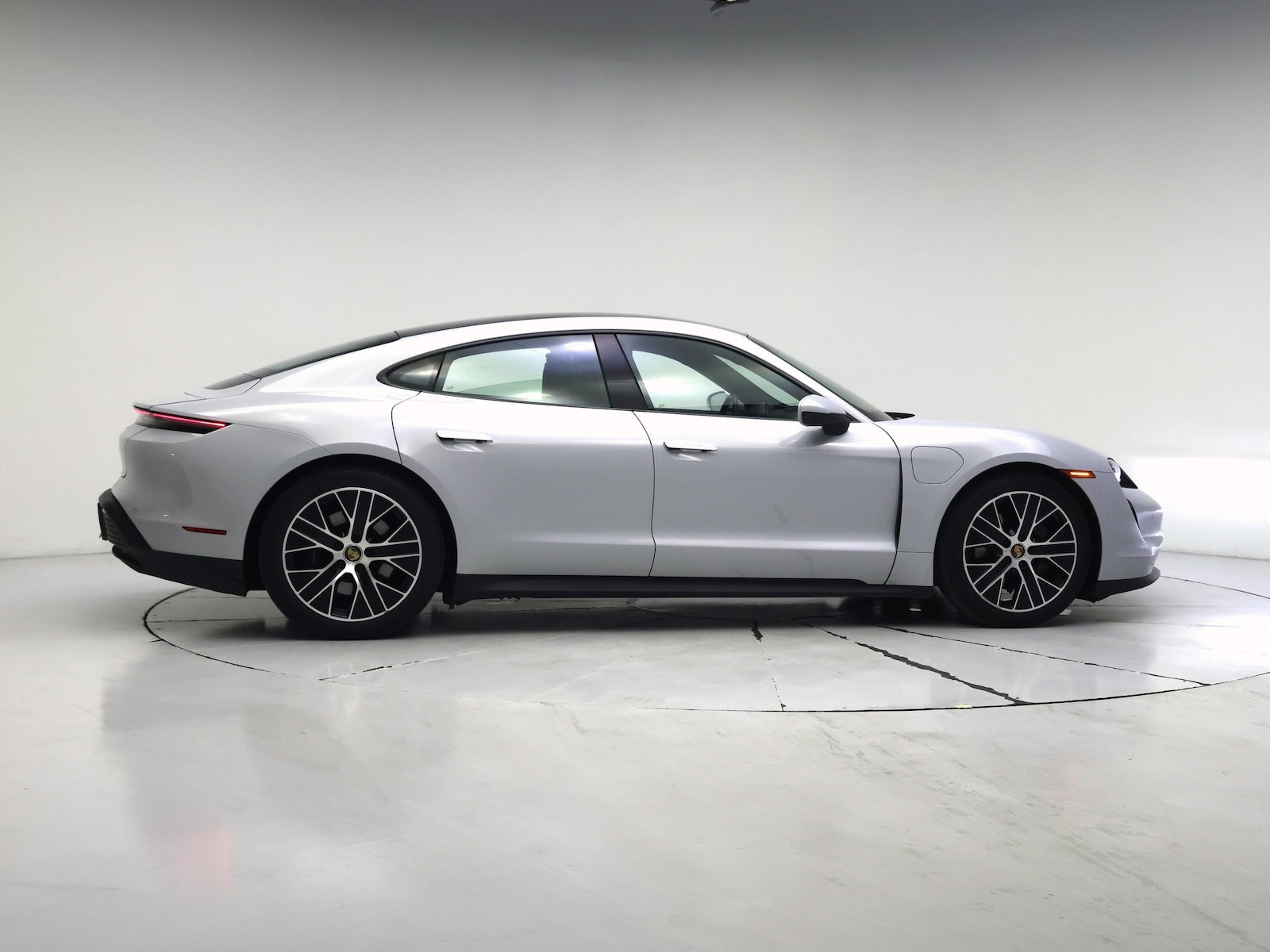 2021 Porsche Taycan 8
