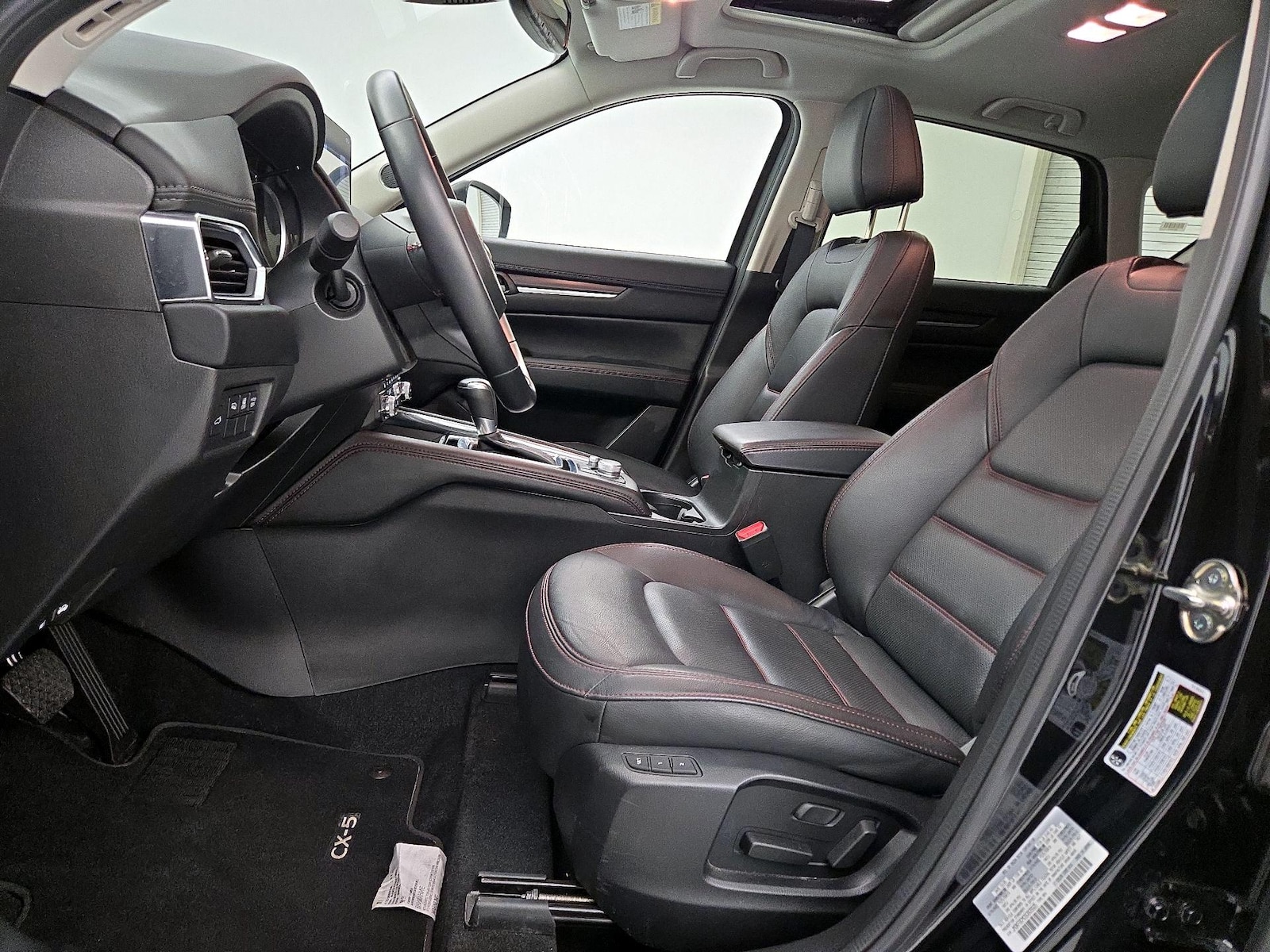 2025 Mazda CX-5 S Carbon Edition - Photo 12