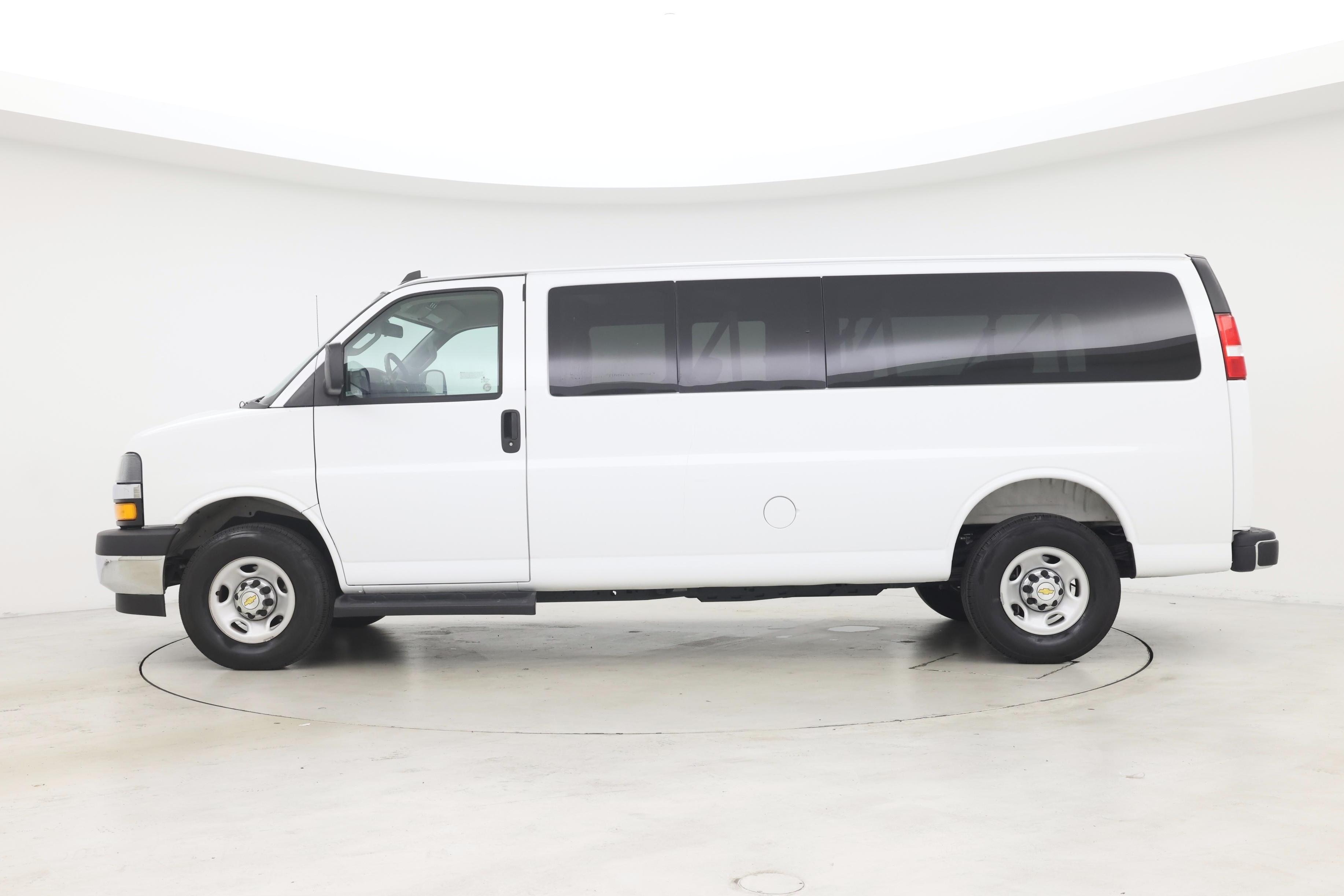 Thumbnail: 2025 Chevrolet Express - 3
