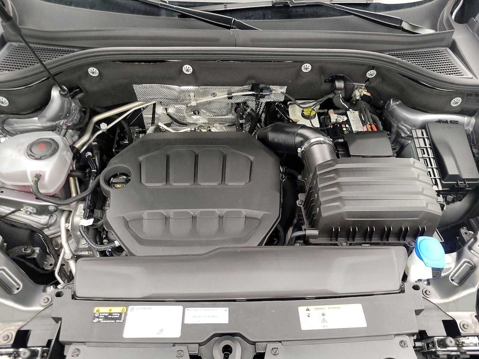 2025 Volkswagen Atlas Cross Sport SE w/Tech - Photo 24