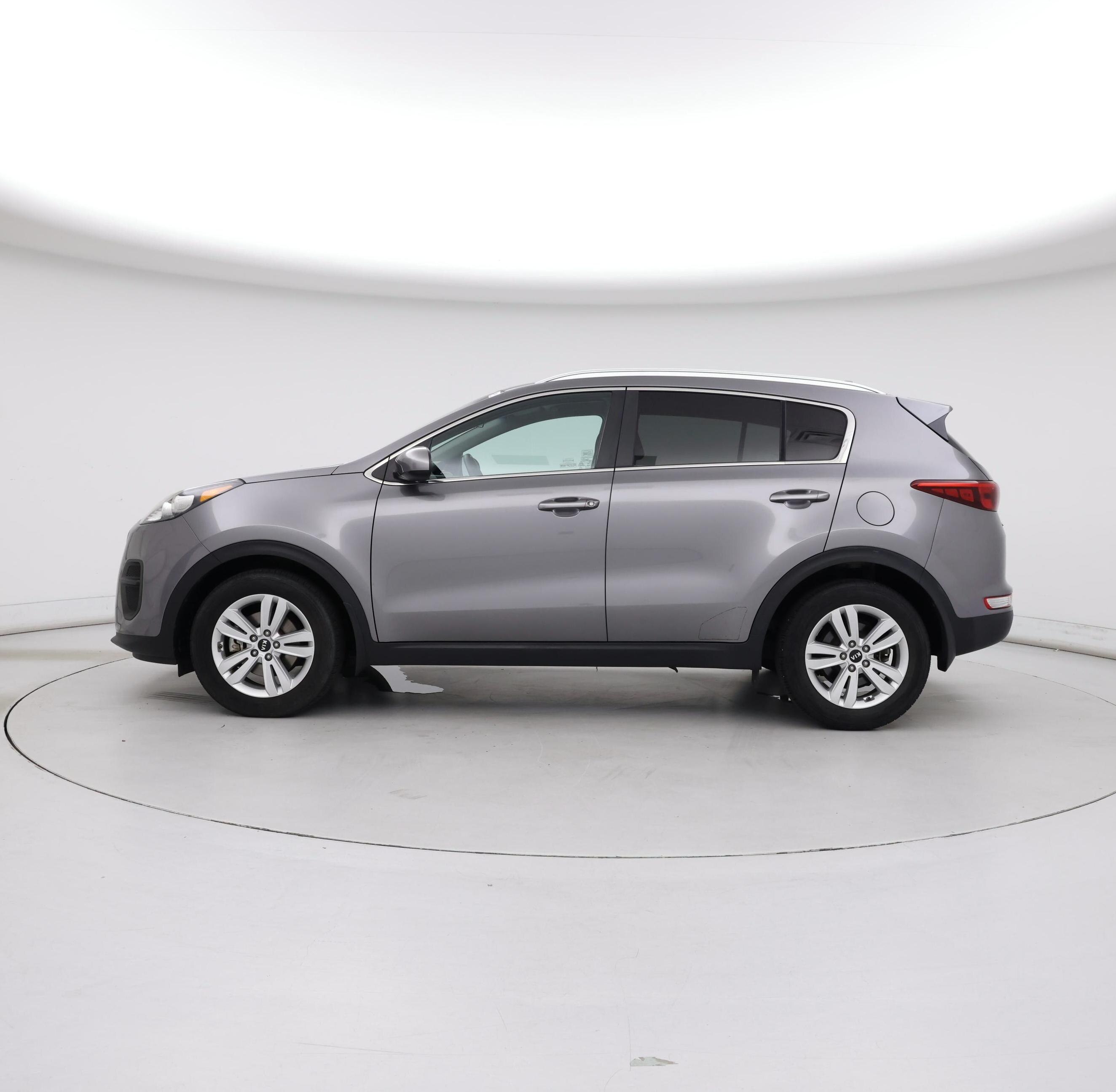 Thumbnail: 2017 Kia Sportage - 3