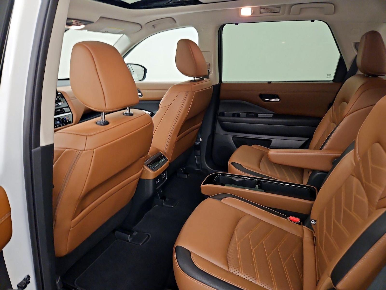 2024 Nissan Pathfinder Platinum - Photo 22