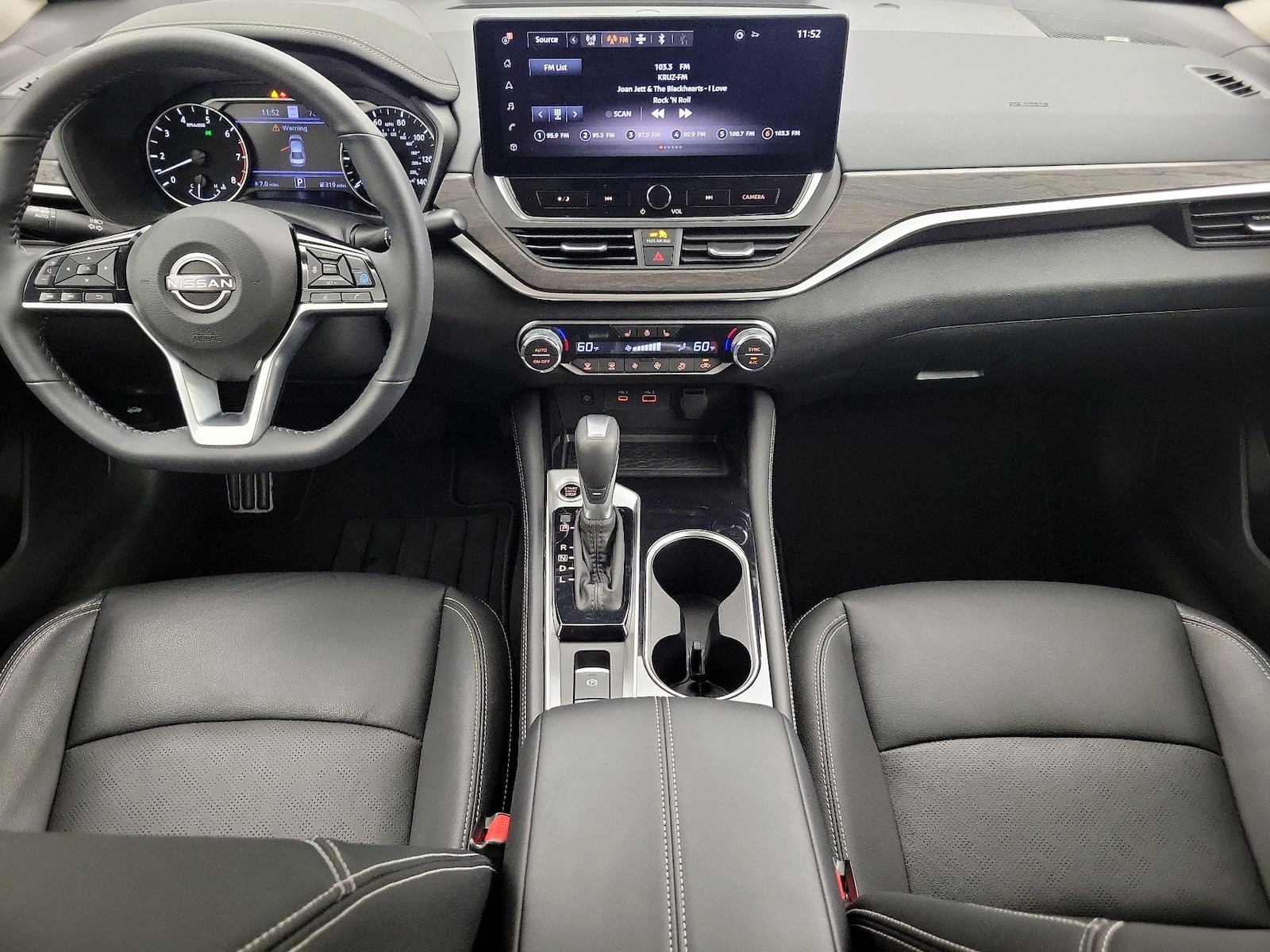 2025 Nissan Altima SL - Photo 10