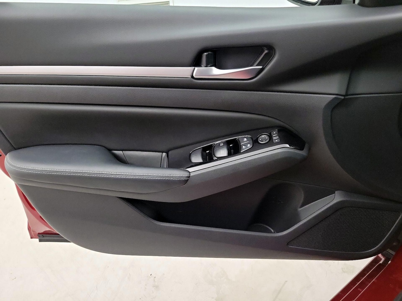 2025 Nissan Altima SL - Photo 13