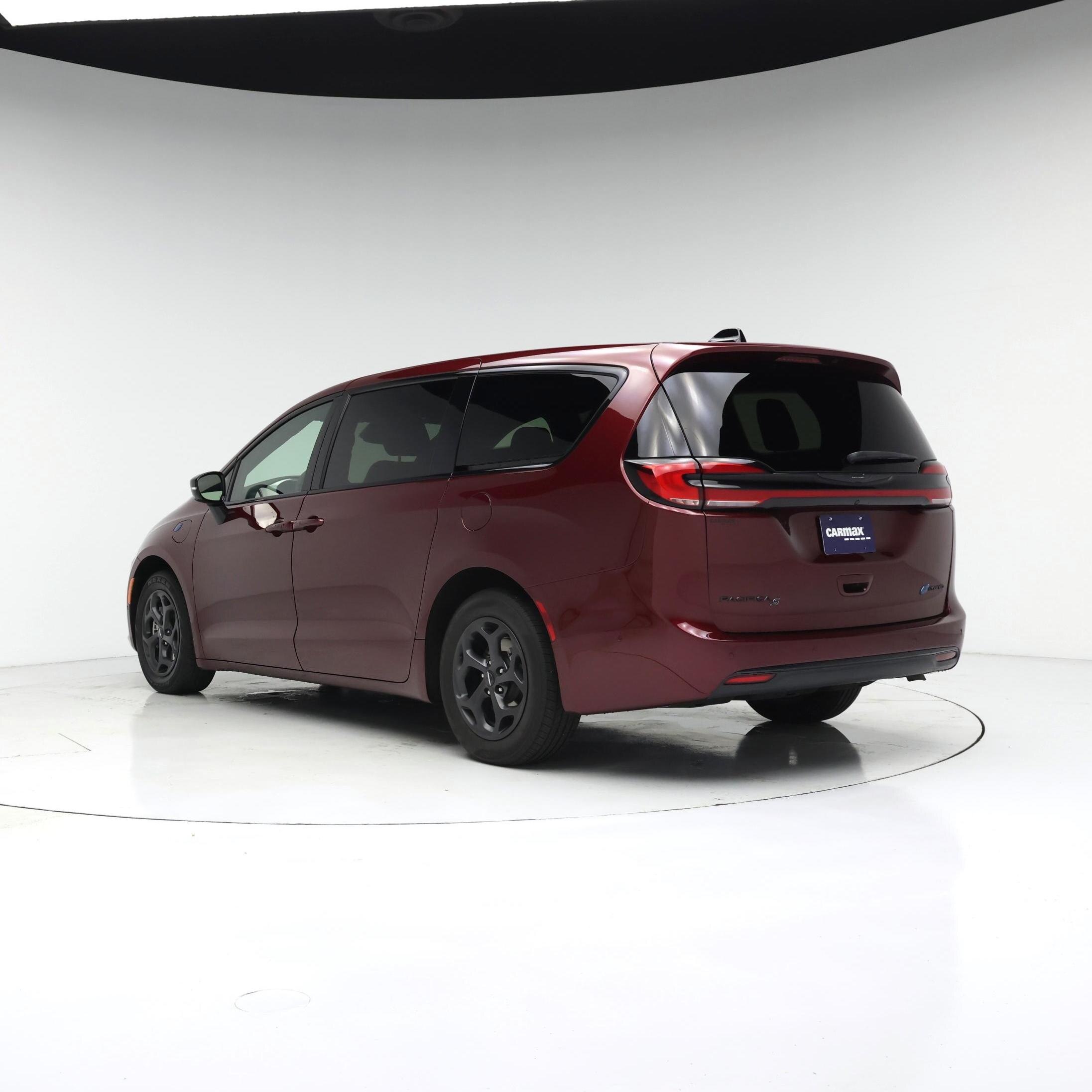 Thumbnail: 2023 Chrysler Pacifica - 2