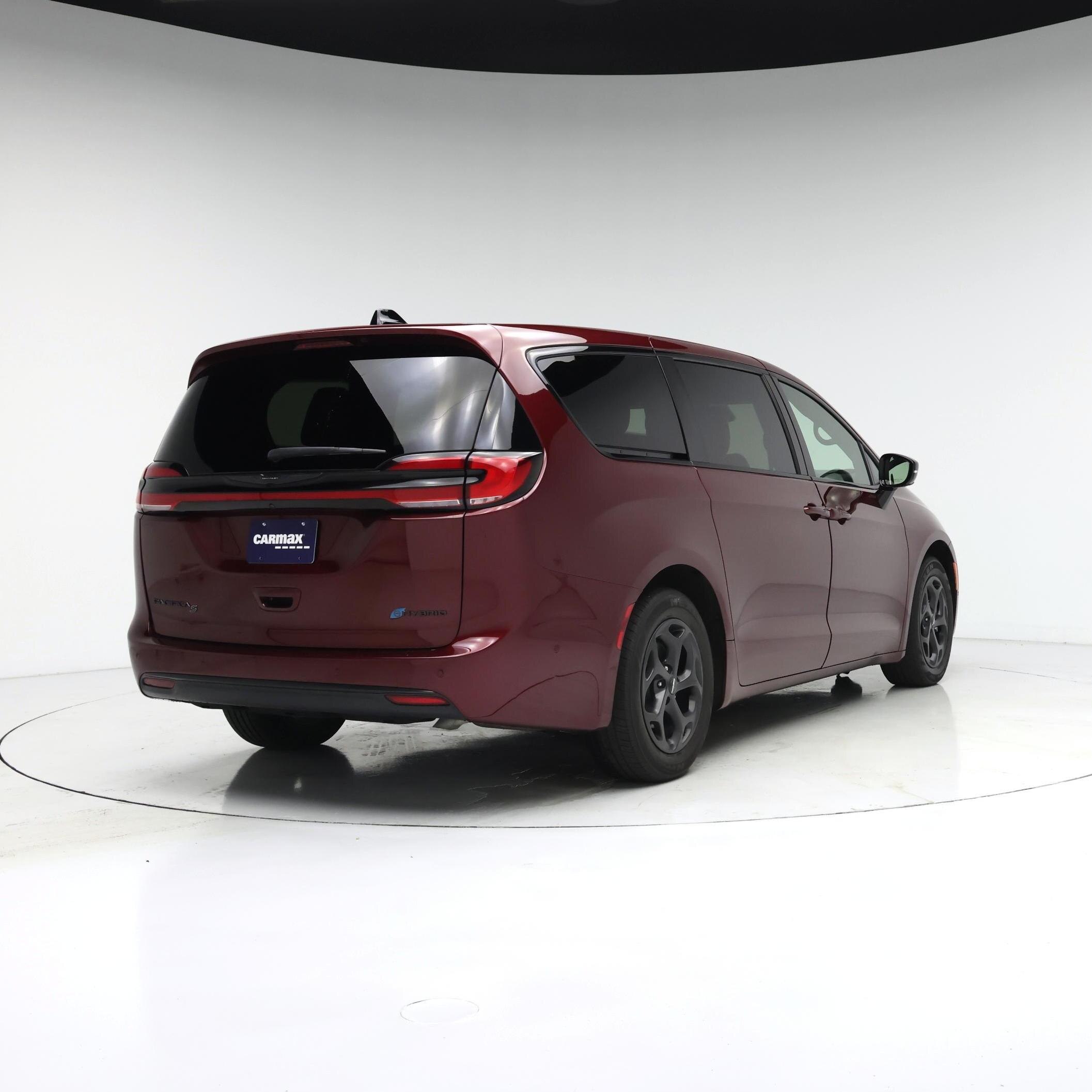 Thumbnail: 2023 Chrysler Pacifica - 8