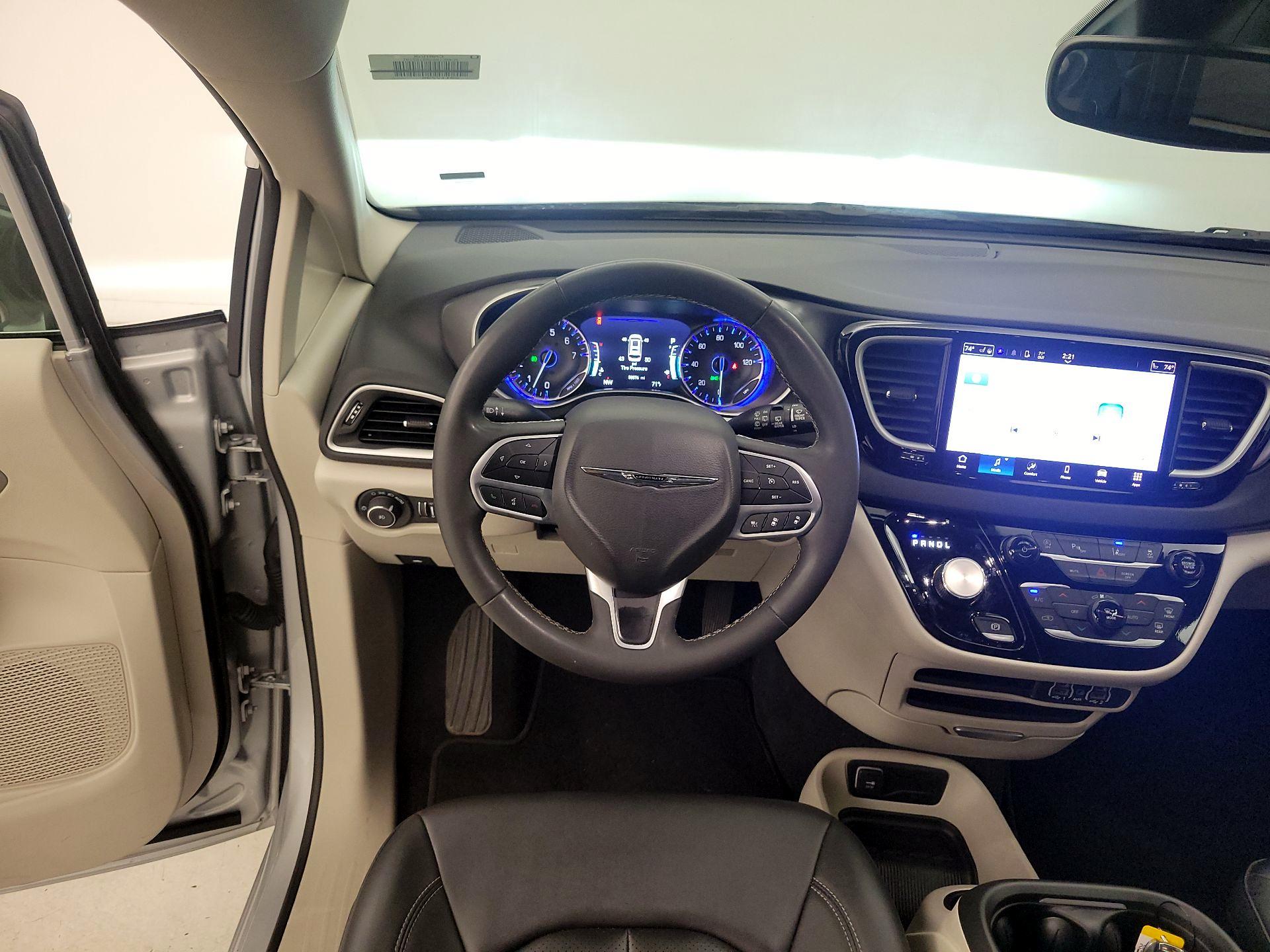 Thumbnail: 2024 Chrysler Pacifica - 10