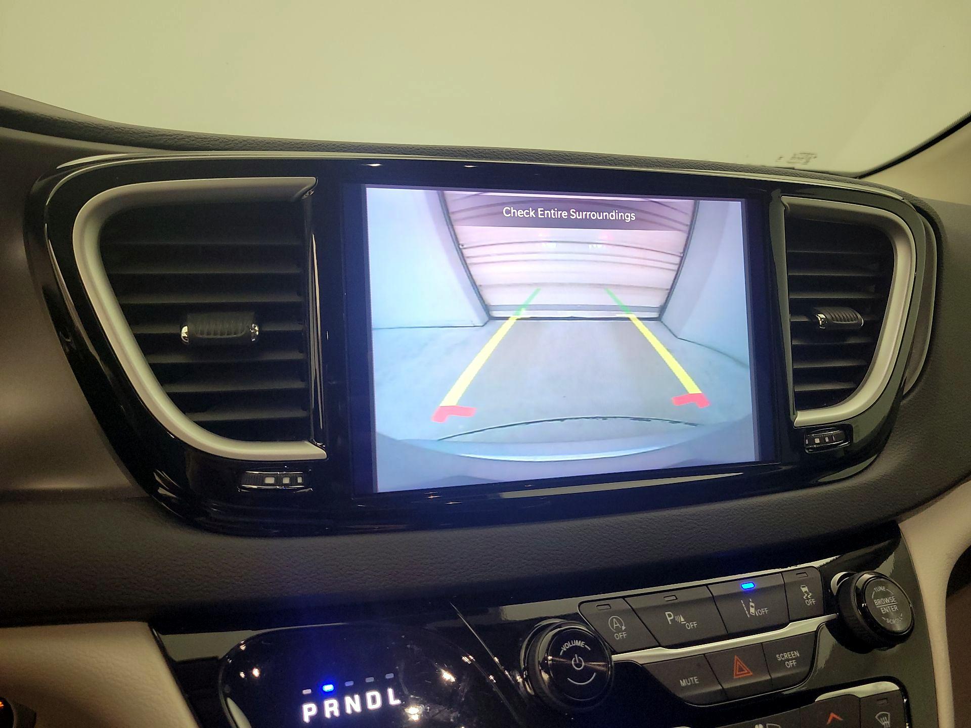 Thumbnail: 2024 Chrysler Pacifica - 14