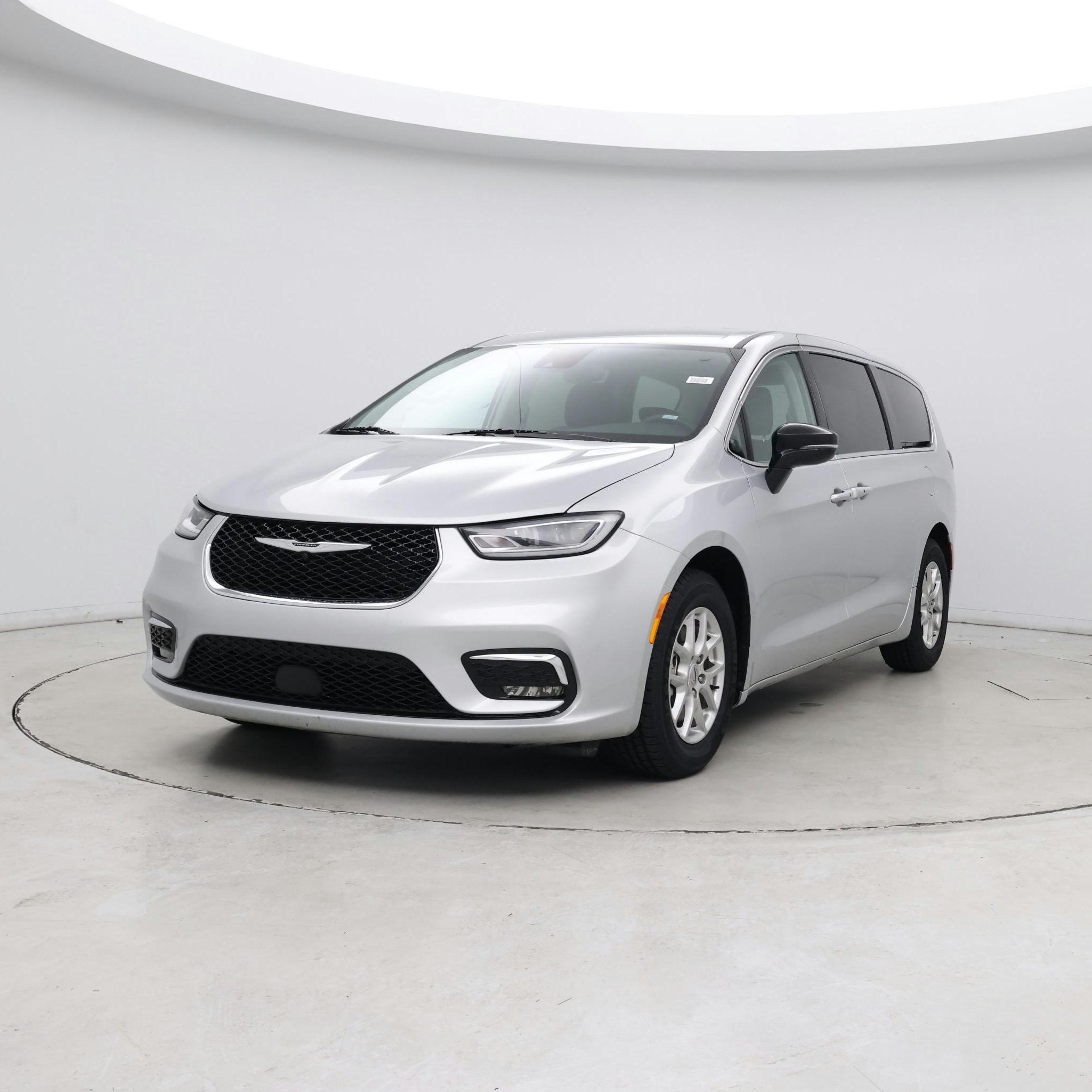 Thumbnail: 2024 Chrysler Pacifica - 4