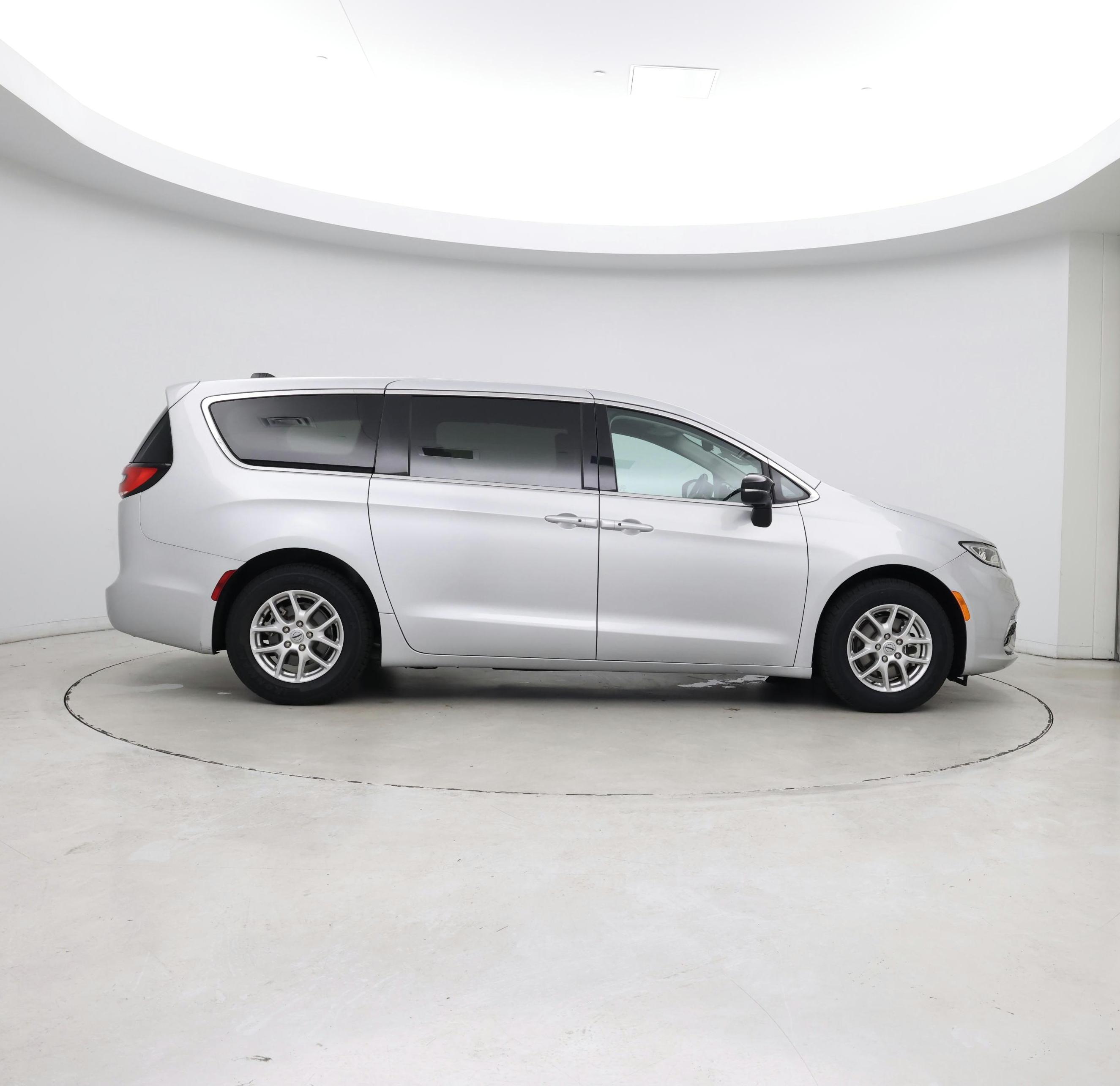 Thumbnail: 2024 Chrysler Pacifica - 7