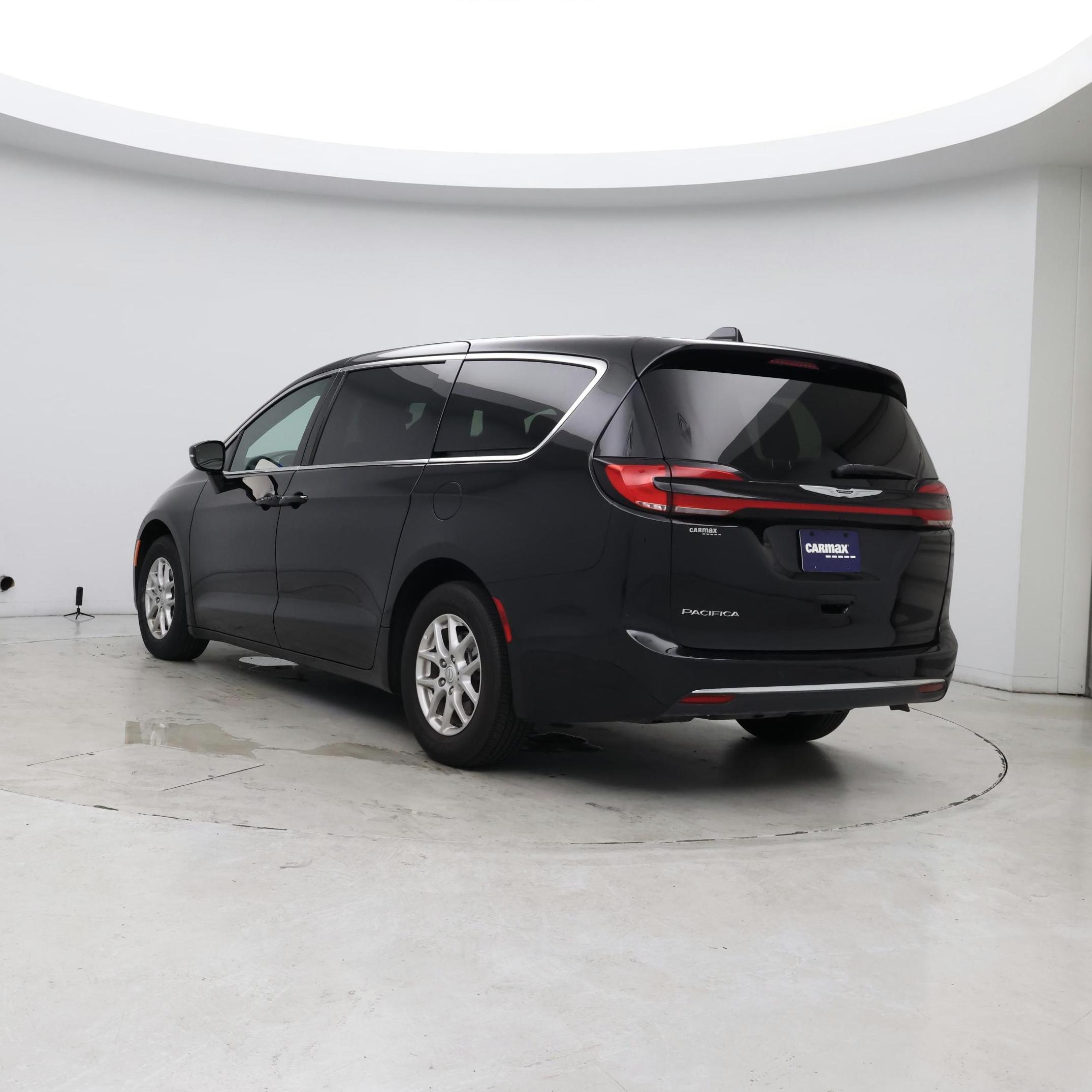 Thumbnail: 2025 Chrysler Pacifica - 2