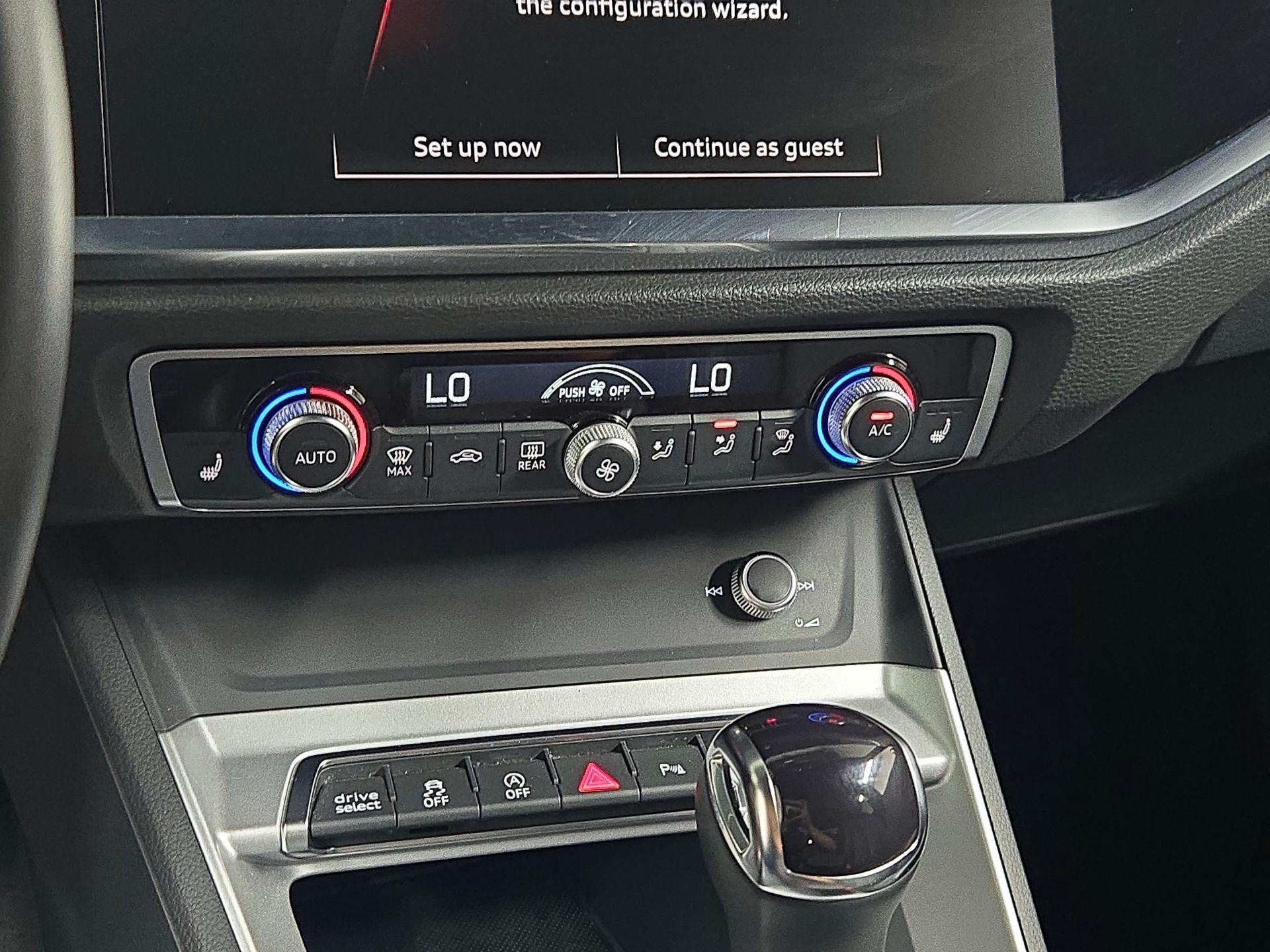 Thumbnail: 2025 Audi Q3 - 16