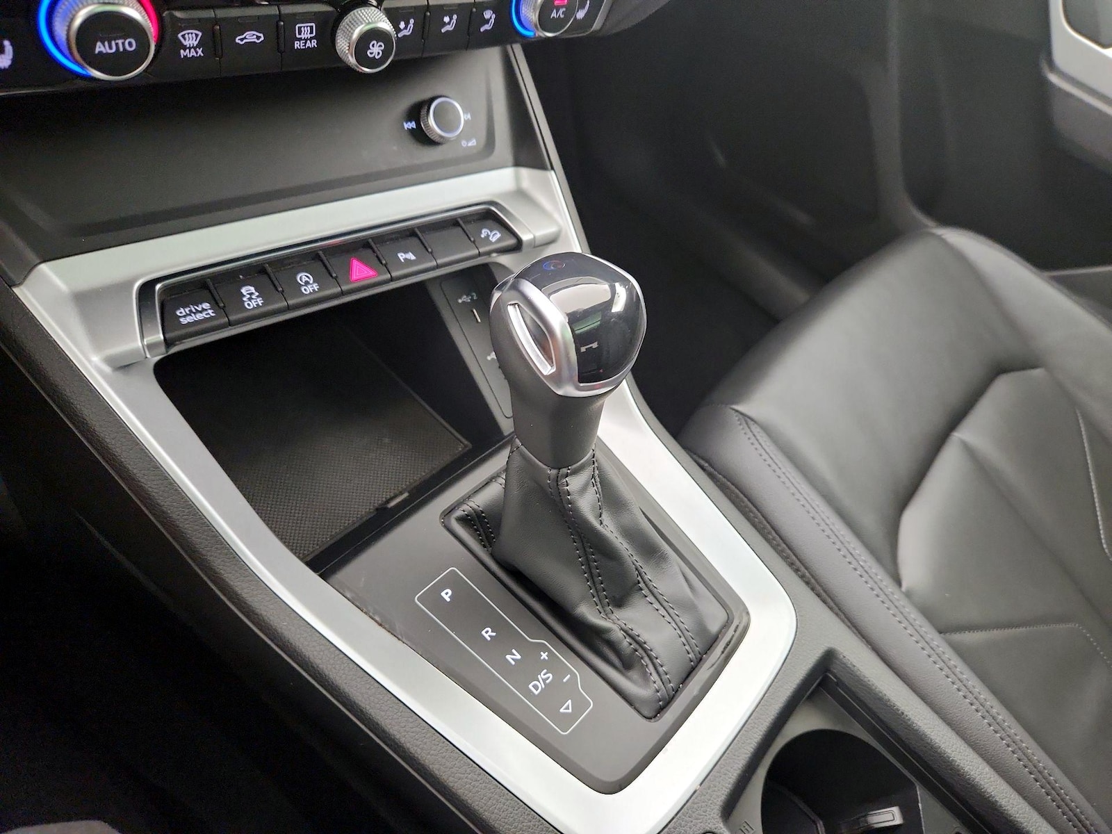 2025 Audi Q3 S Line Premium - Photo 15