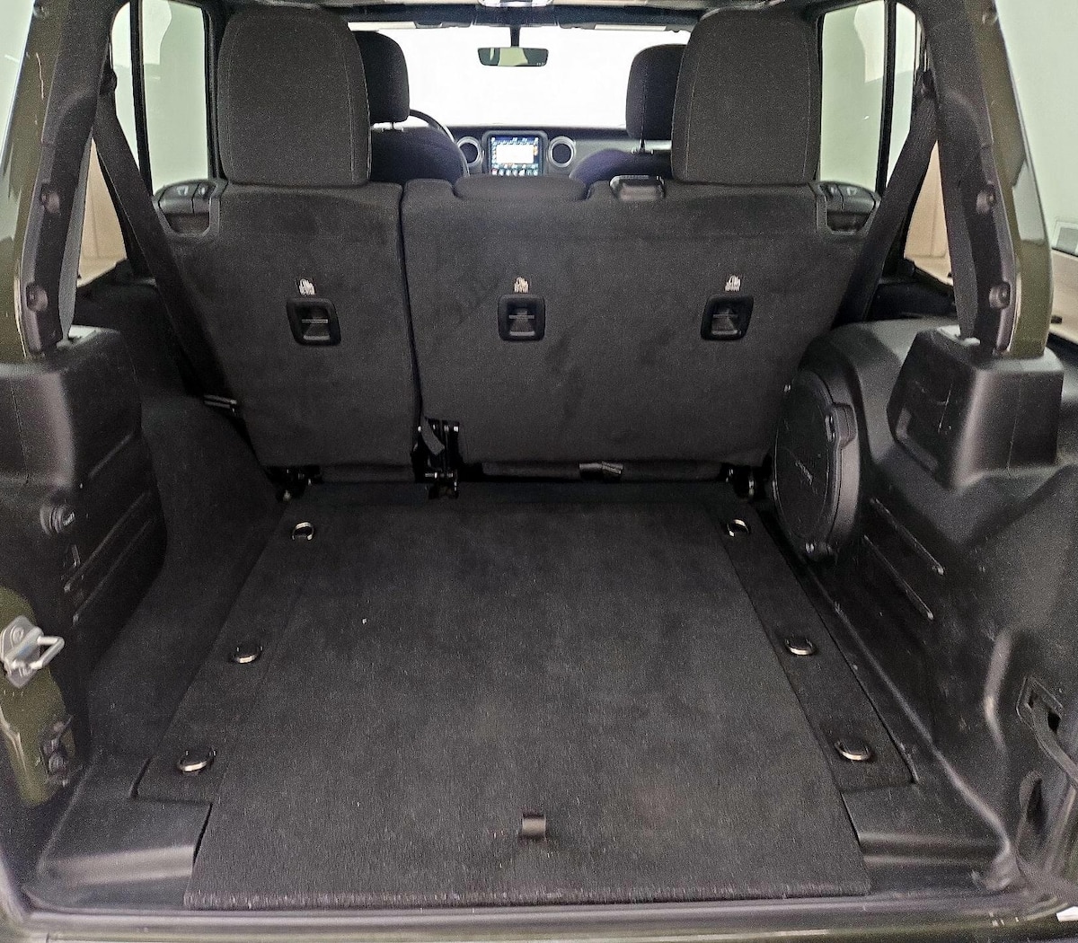 Trunk/Cargo (Seats Up)