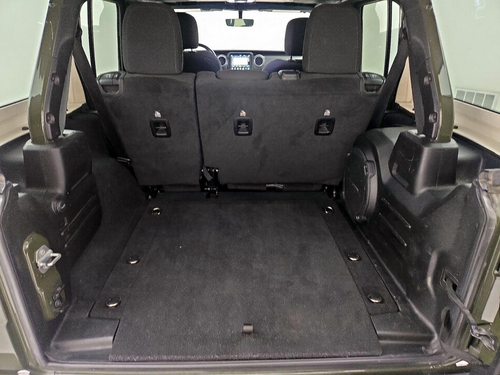 2022 Jeep Wrangler Unlimited Sahara - Photo 22