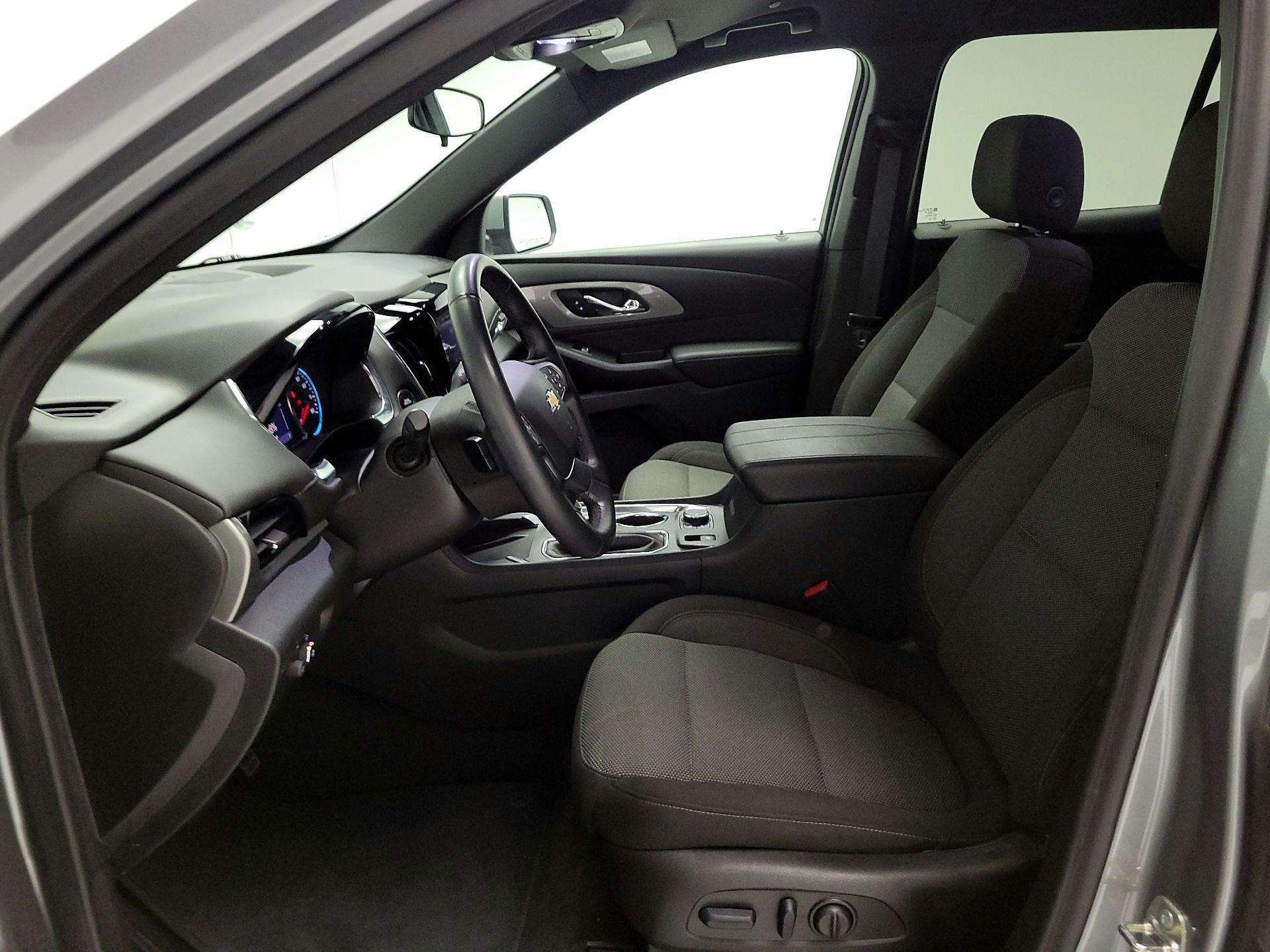 Thumbnail: 2023 Chevrolet Traverse - 11