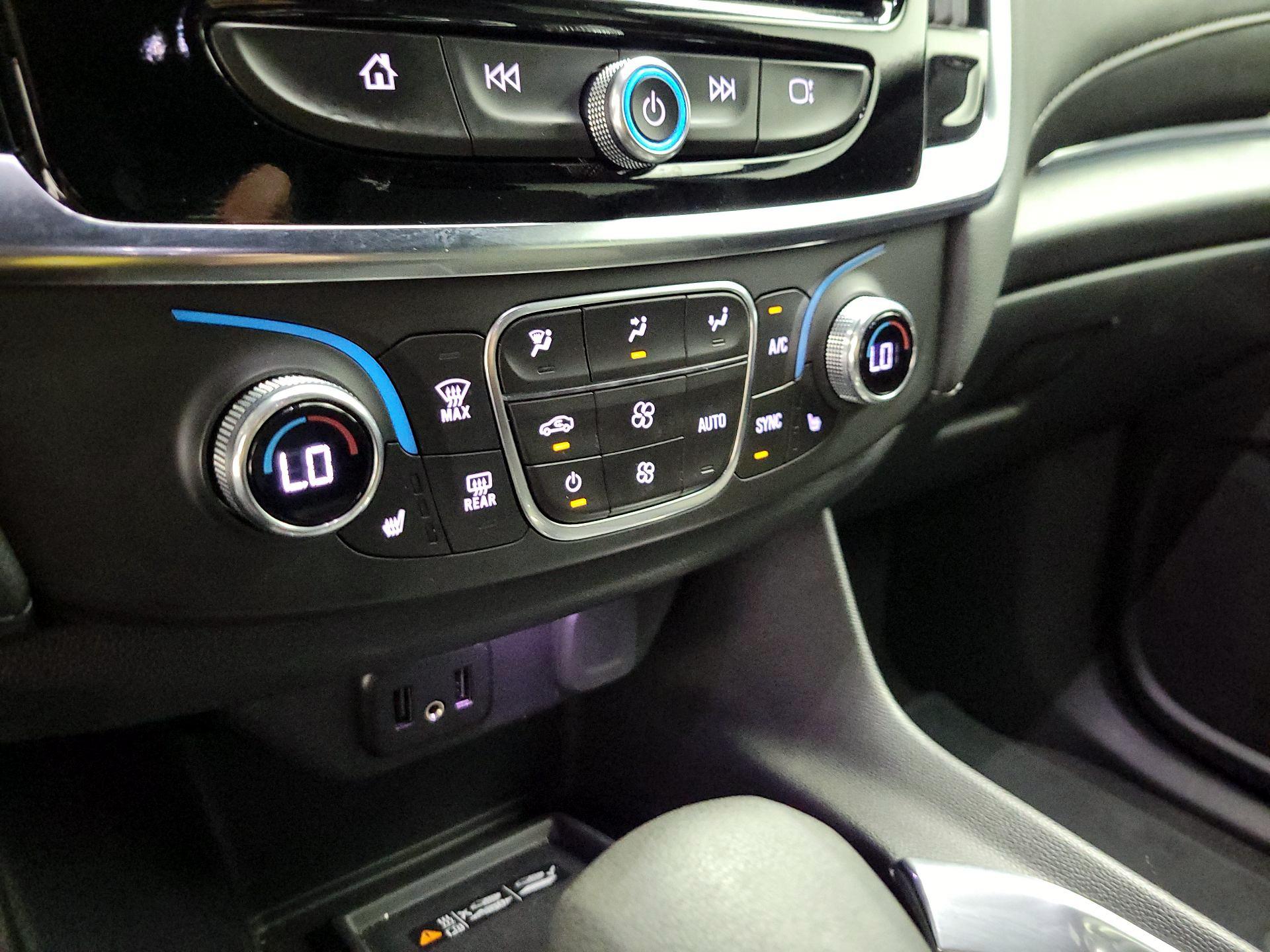 Thumbnail: 2023 Chevrolet Traverse - 14