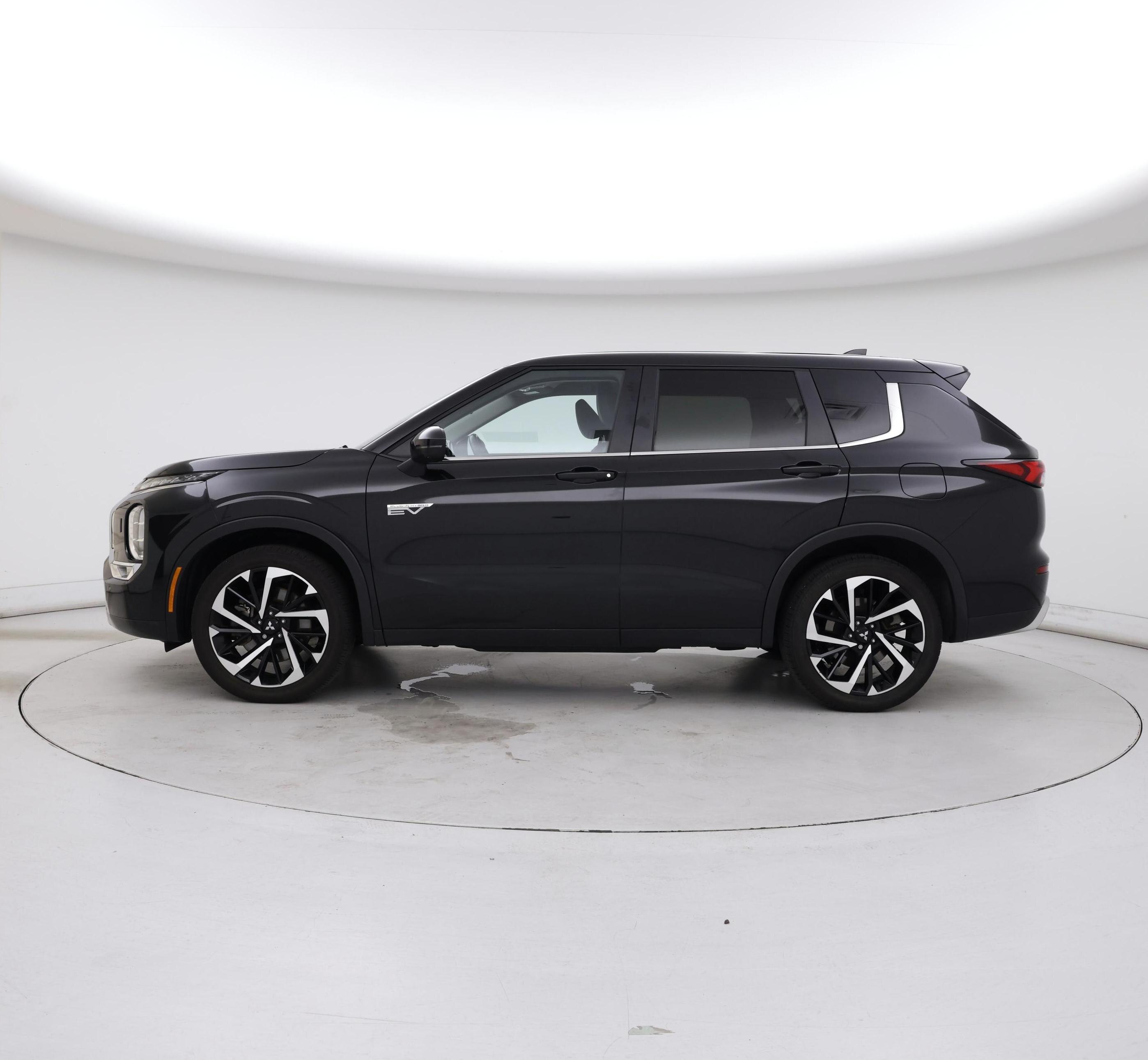 Thumbnail: 2025 Mitsubishi Outlander - 3